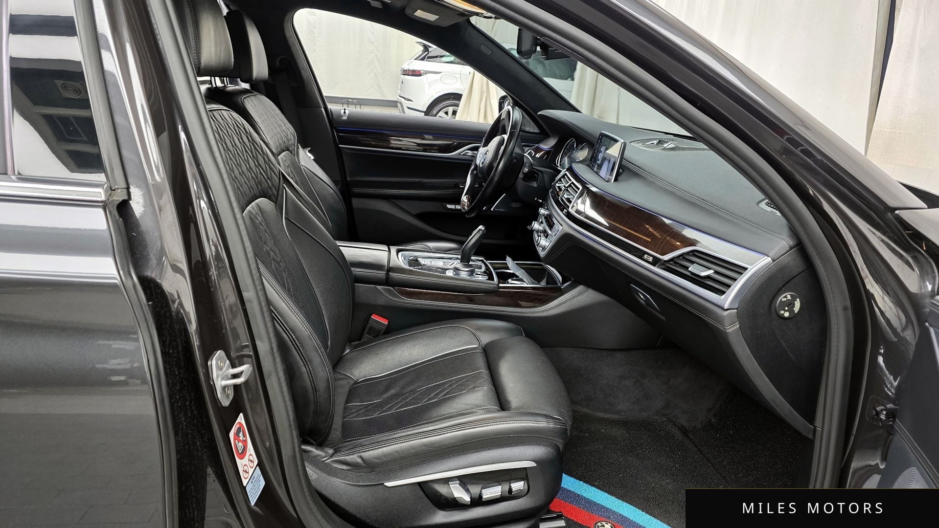 BMW 7 Series (G11) 2016 — миниатюра 11