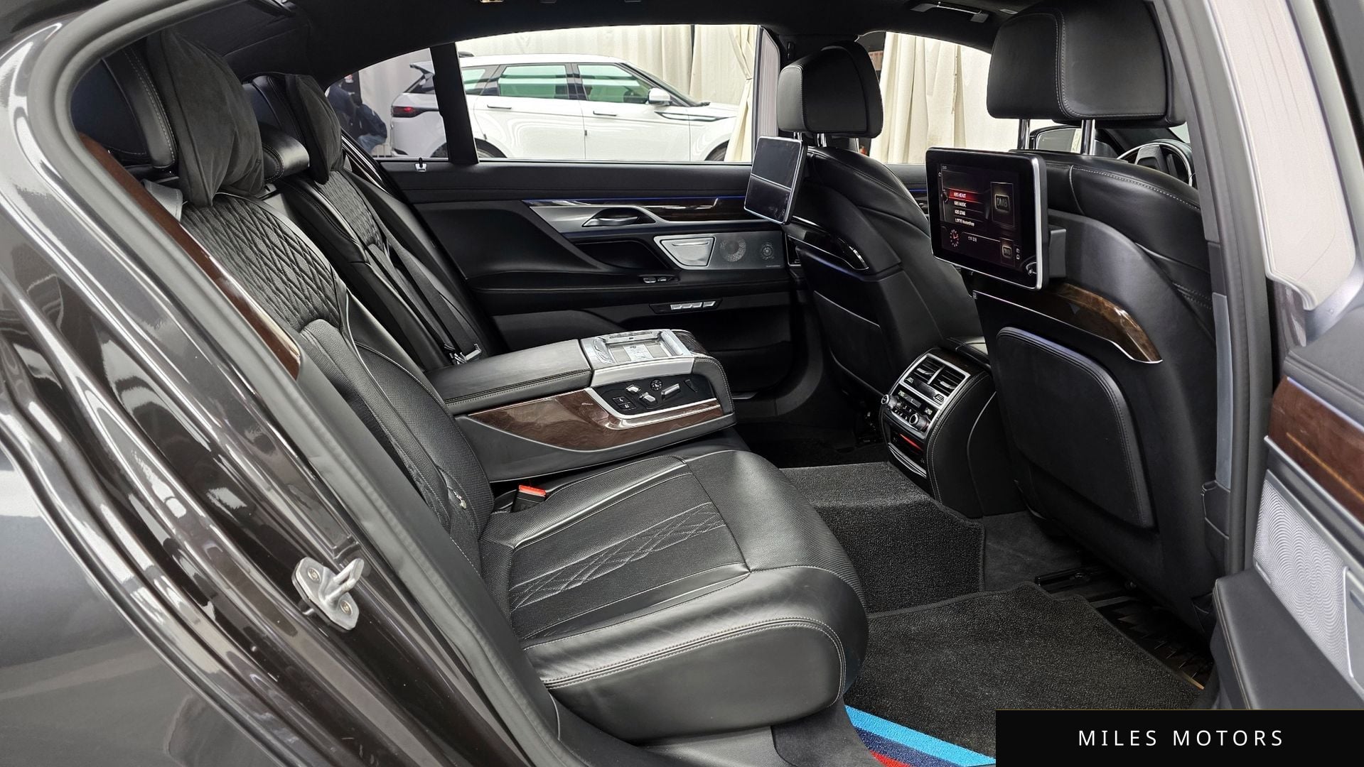 BMW 7 Series (G11) 2016 — миниатюра 12