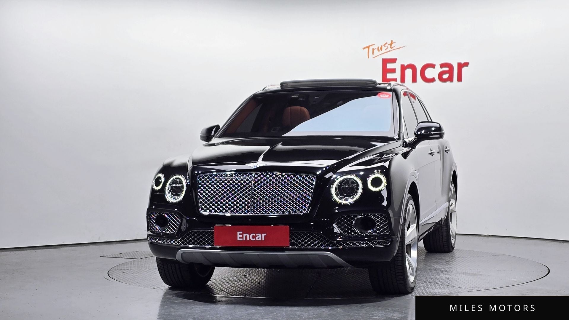 Bentley 벤테이가 2017 — миниатюра 3