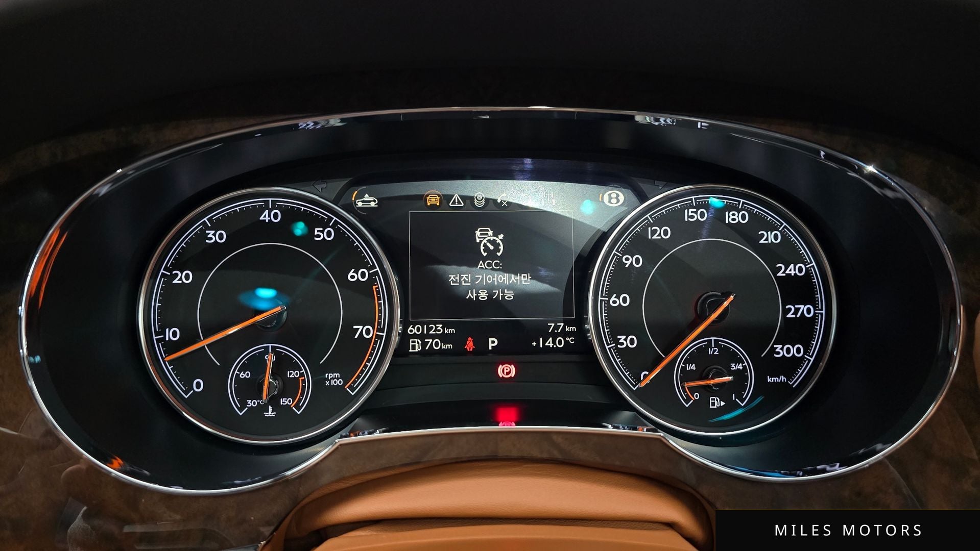 Bentley 벤테이가 2017 — миниатюра 8
