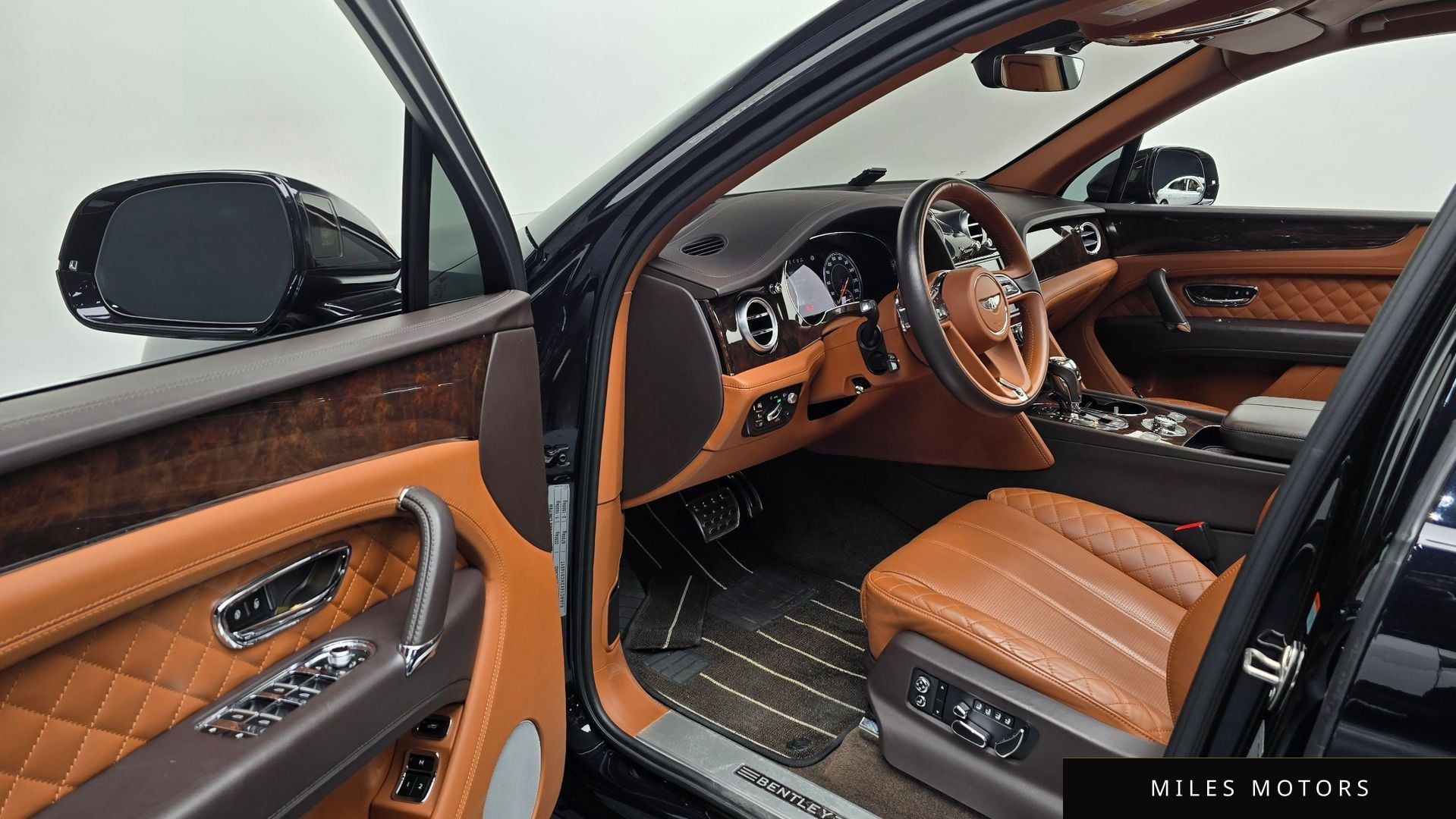 Bentley 벤테이가 2017 — миниатюра 11