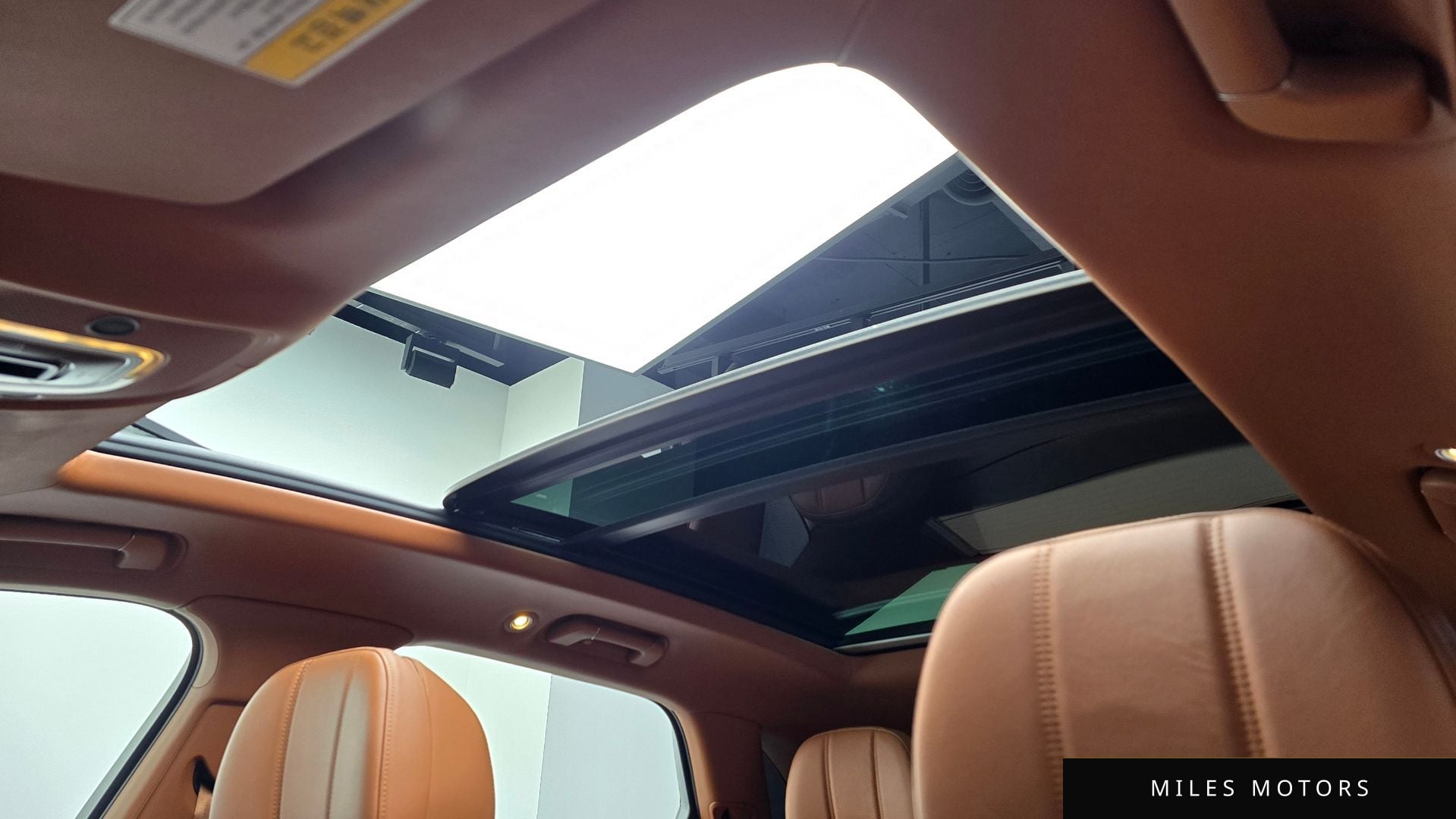 Bentley 벤테이가 2017 — миниатюра 18