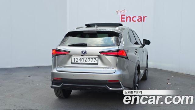 Лексус NX300h 2021 — миниатюра 4