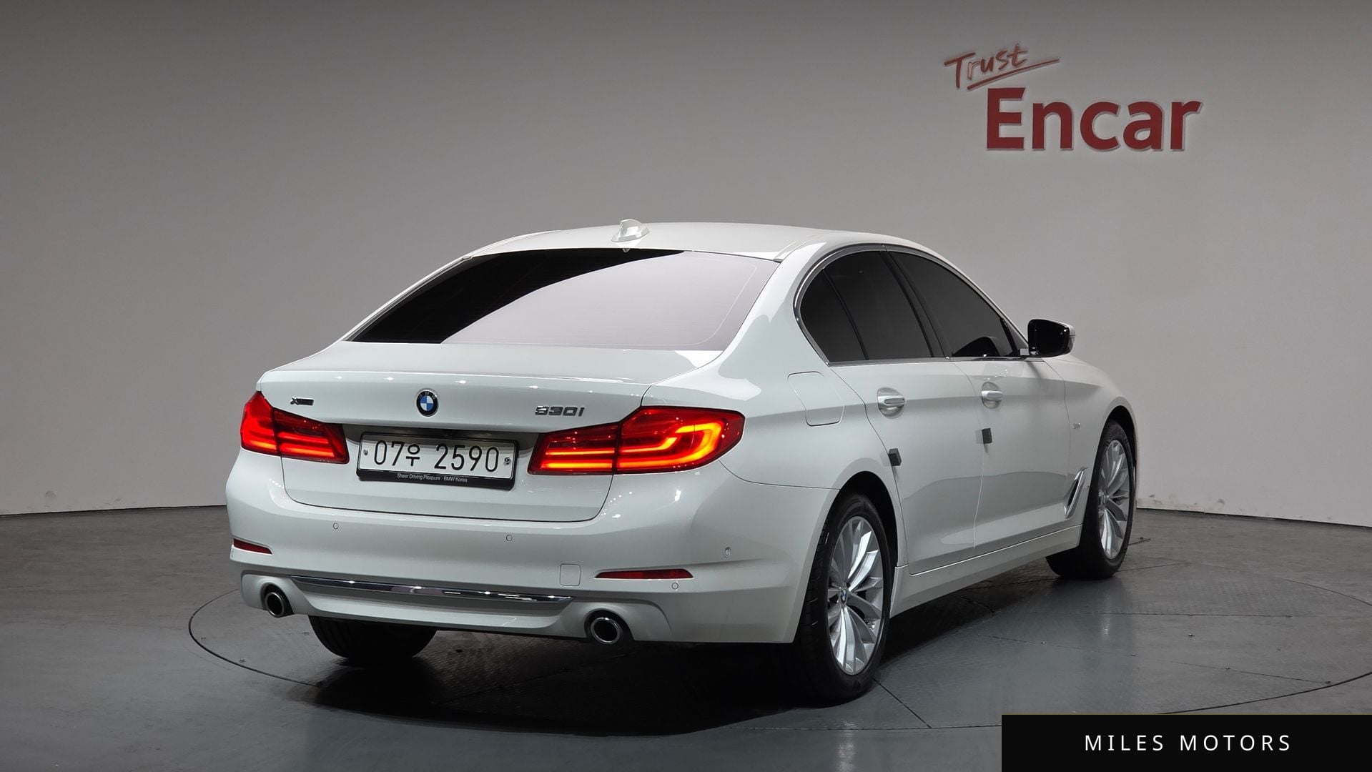 BMW 5 Series (G30) 2018 — миниатюра 2
