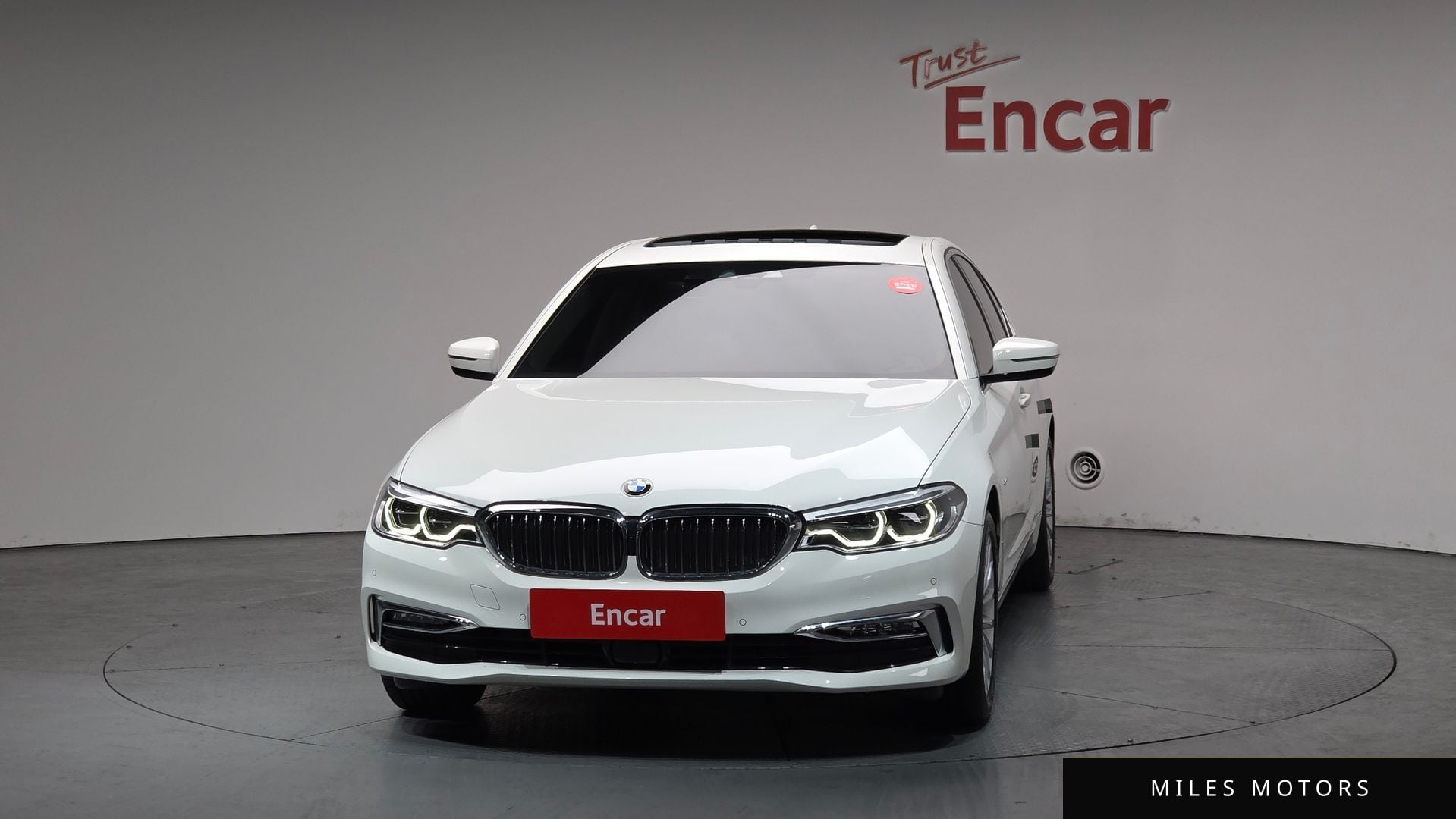 BMW 5 Series (G30) 2018 — миниатюра 3