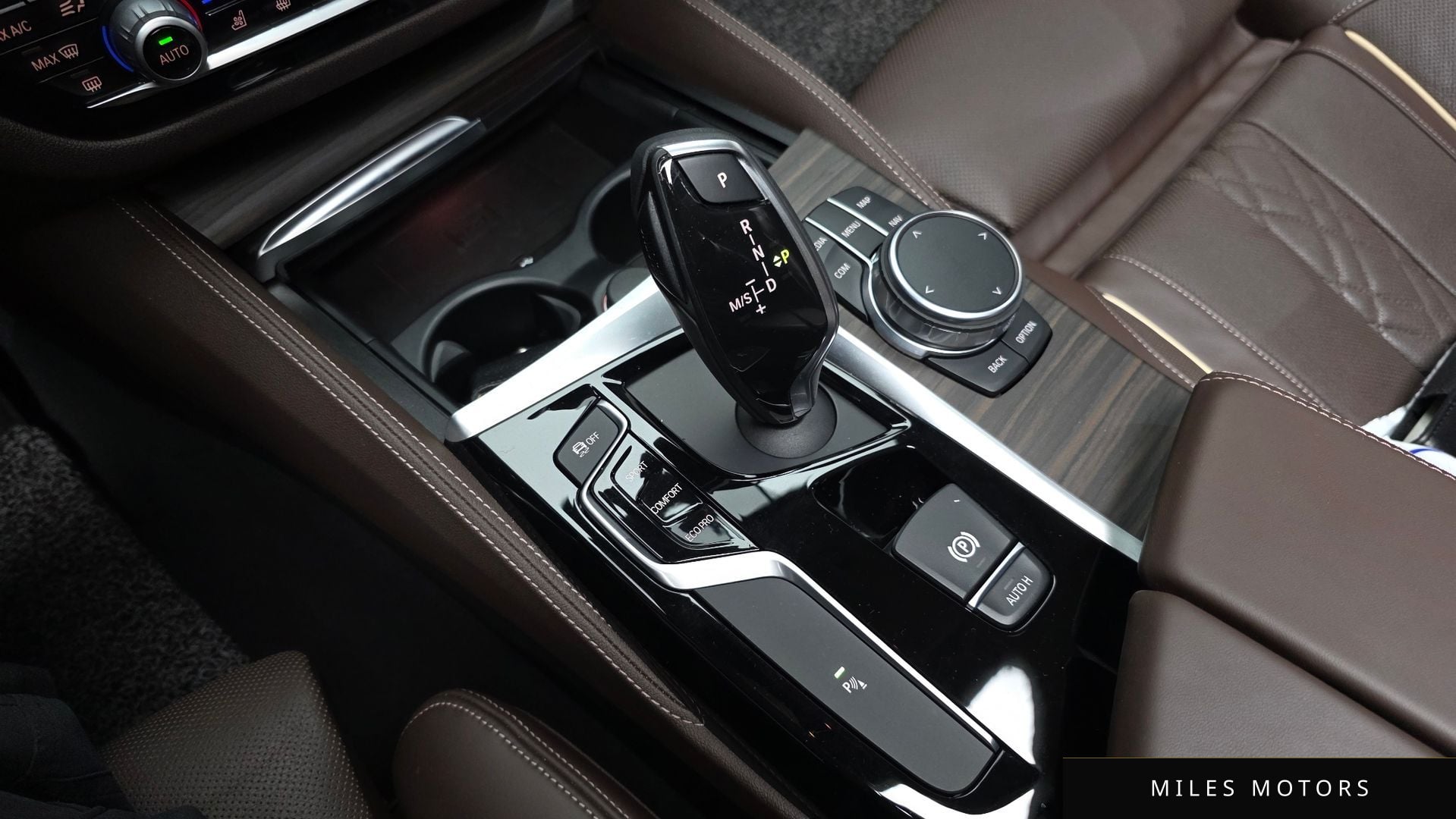 BMW 5 Series (G30) 2018 — миниатюра 9