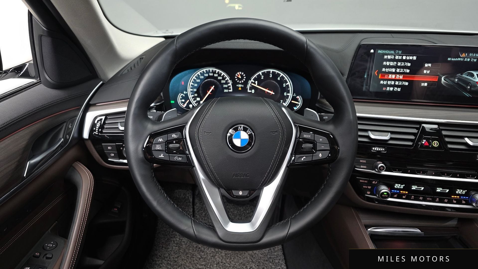 BMW 5 Series (G30) 2018 — миниатюра 14