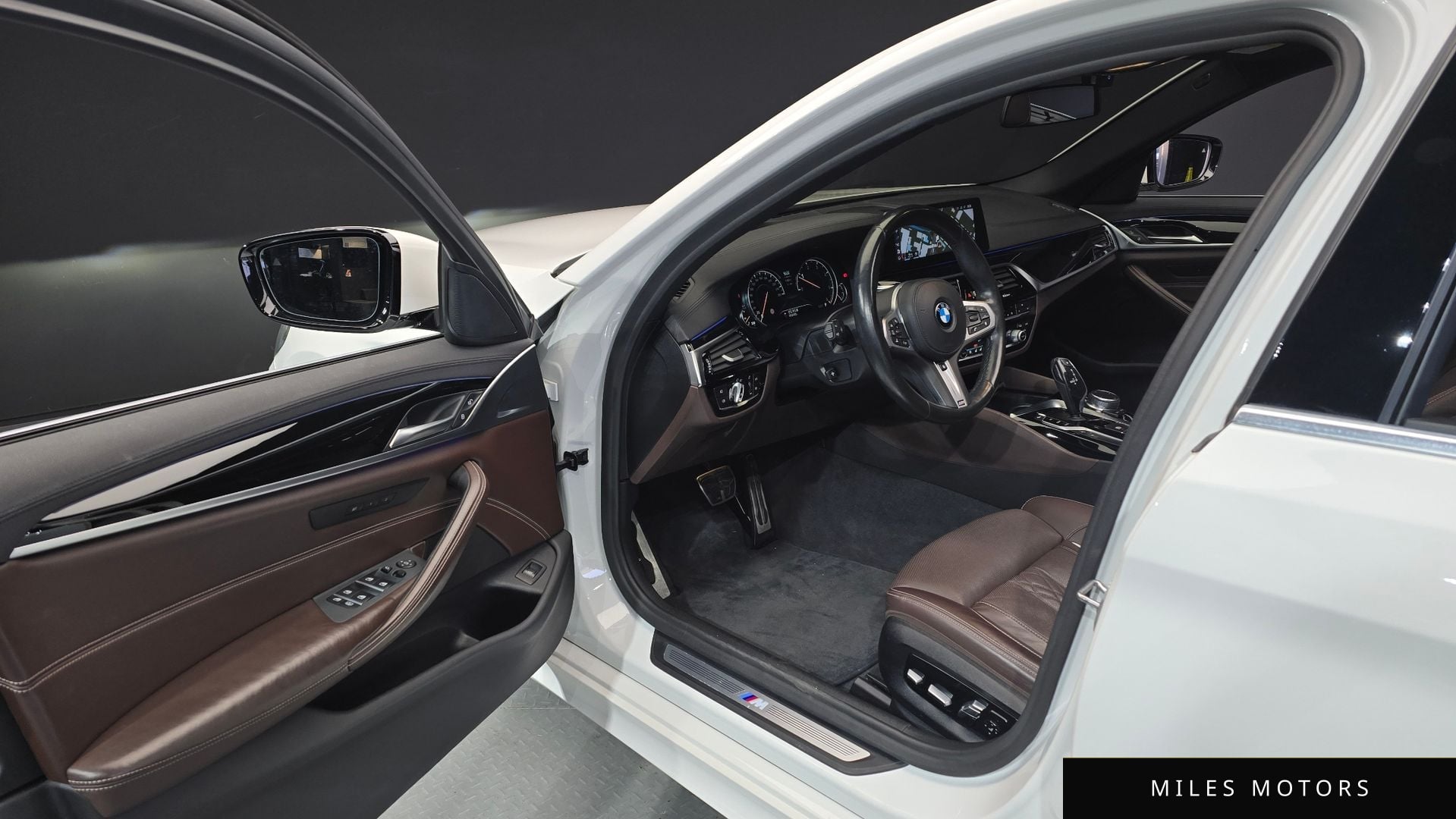BMW 5 Series (G30) 2018 — миниатюра 10