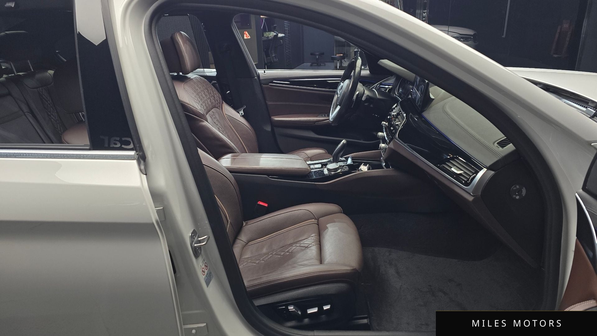 BMW 5 Series (G30) 2018 — миниатюра 11