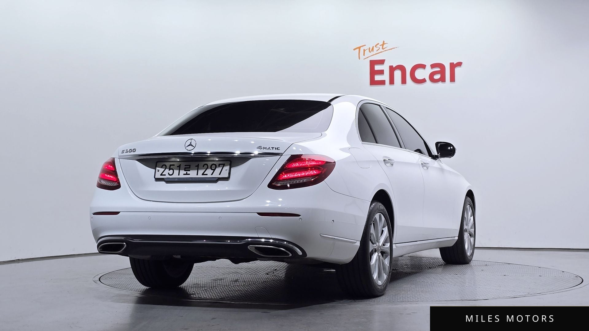 Mercedes-Benz E-Class W213 2020 — миниатюра 2