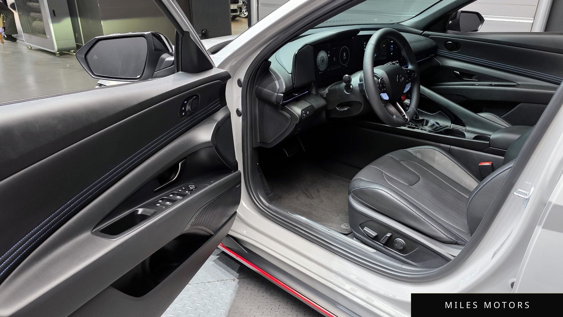 Hyundai AVANTE 2025 — миниатюра 11