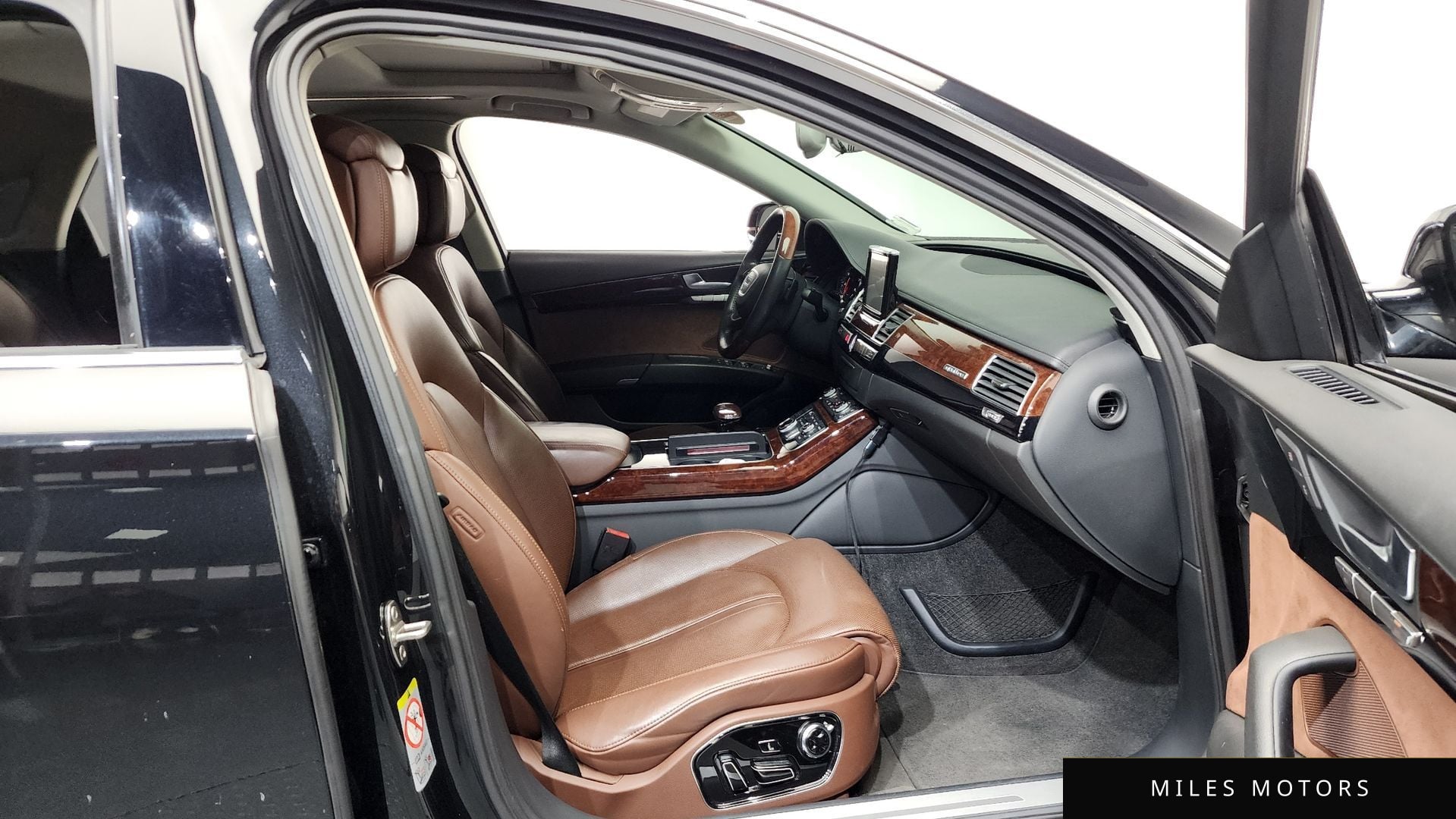 Audi A8 2011 — миниатюра 11