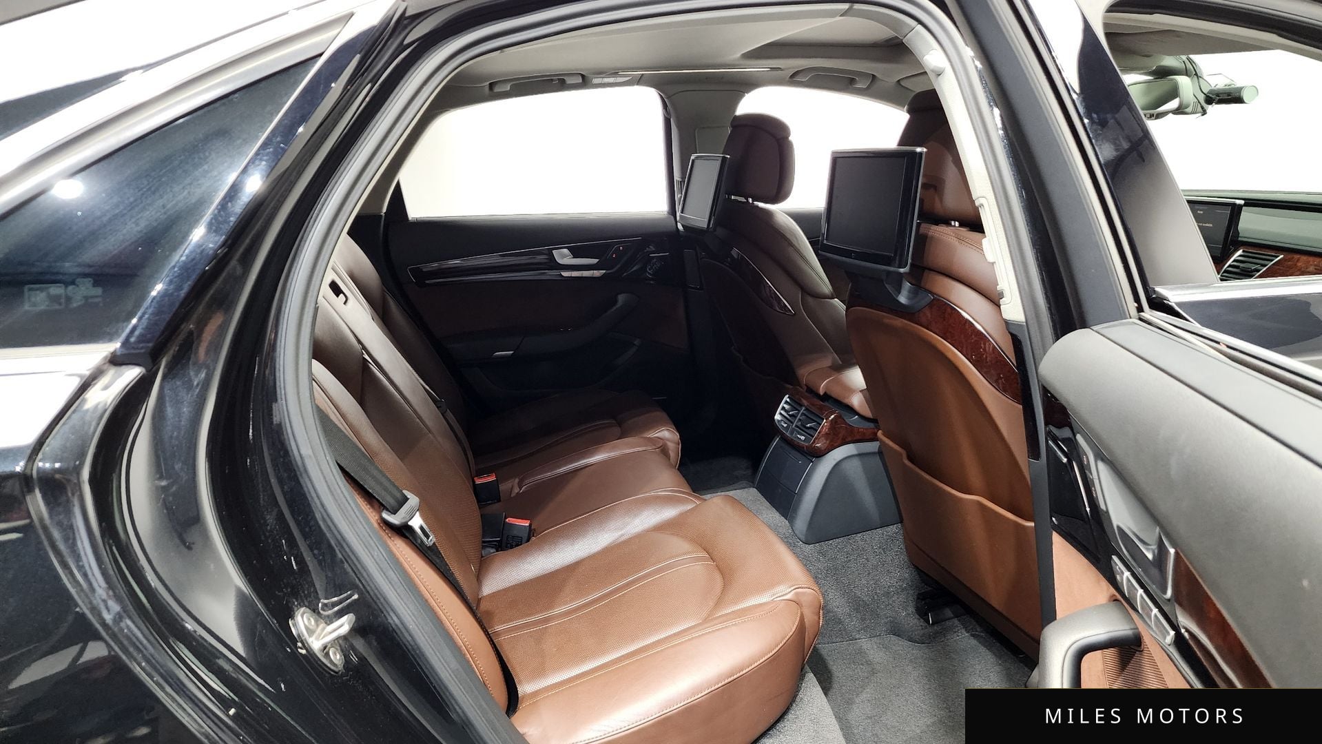 Audi A8 2011 — миниатюра 12