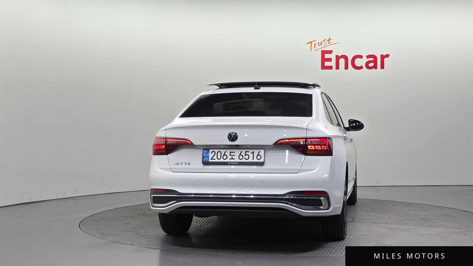 Volkswagen 제타 2023 — миниатюра 4