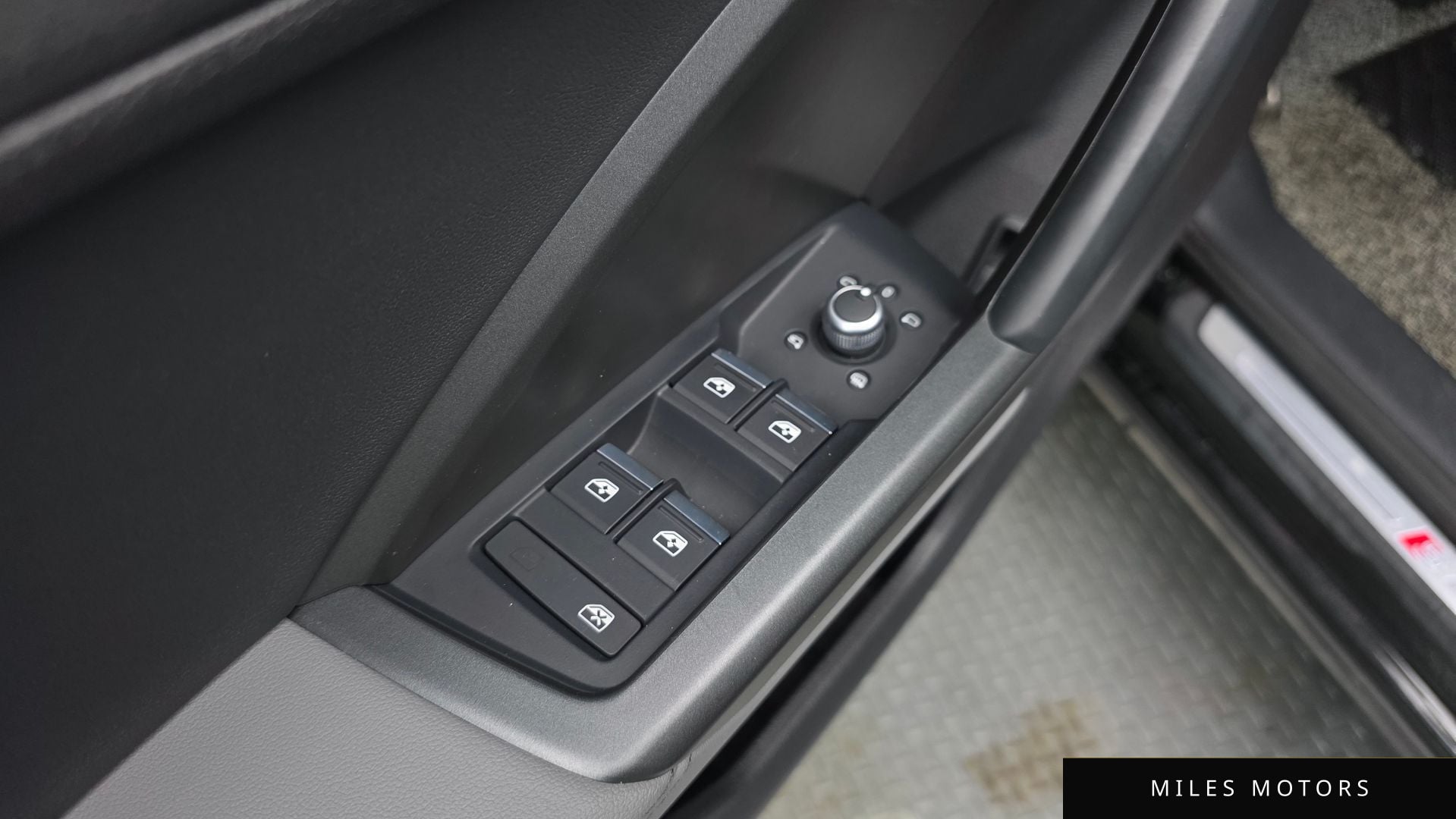 Audi Q3 (F3) 2022 — миниатюра 13
