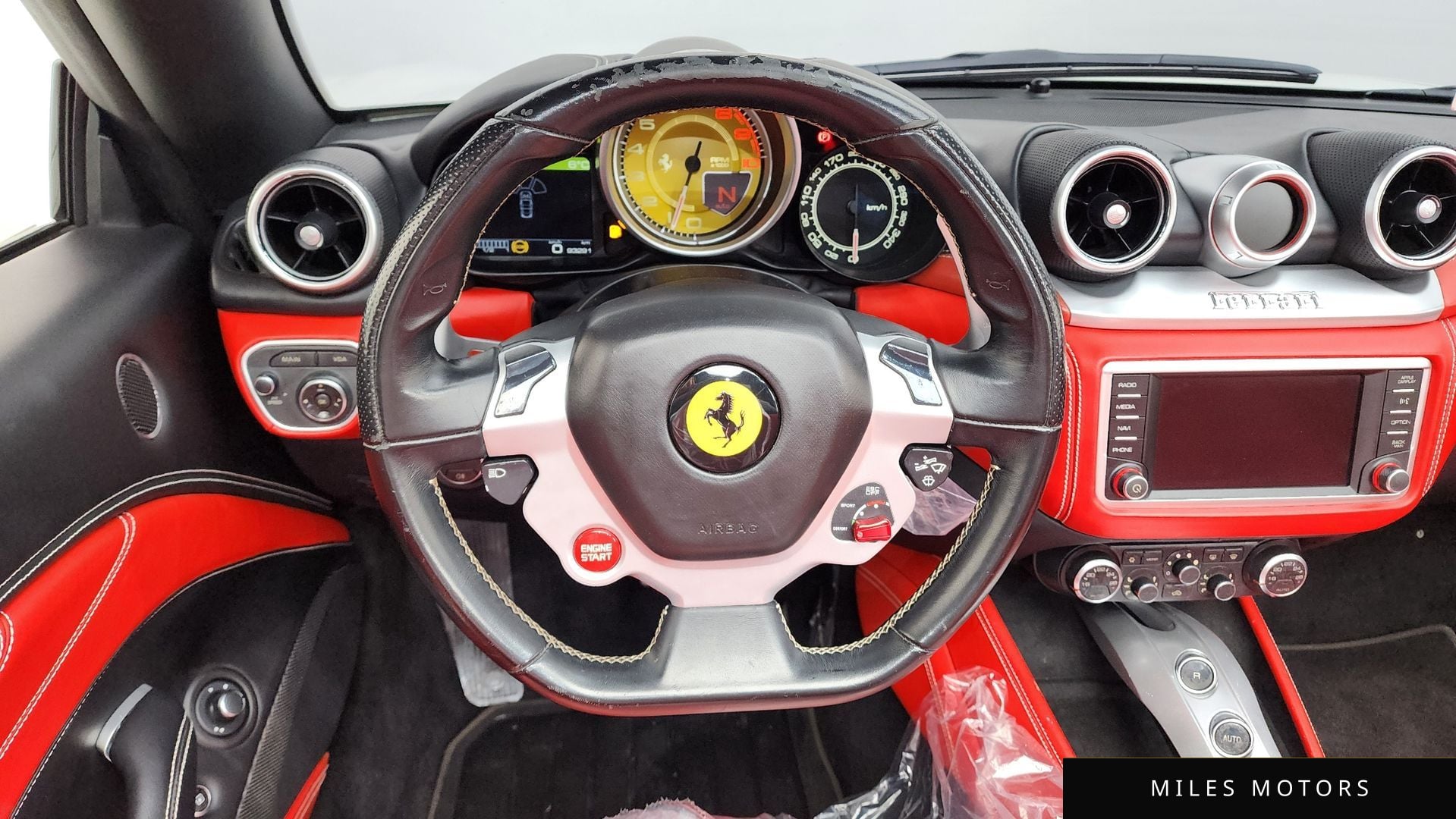 Ferrari 캘리포니아 2016 — миниатюра 13
