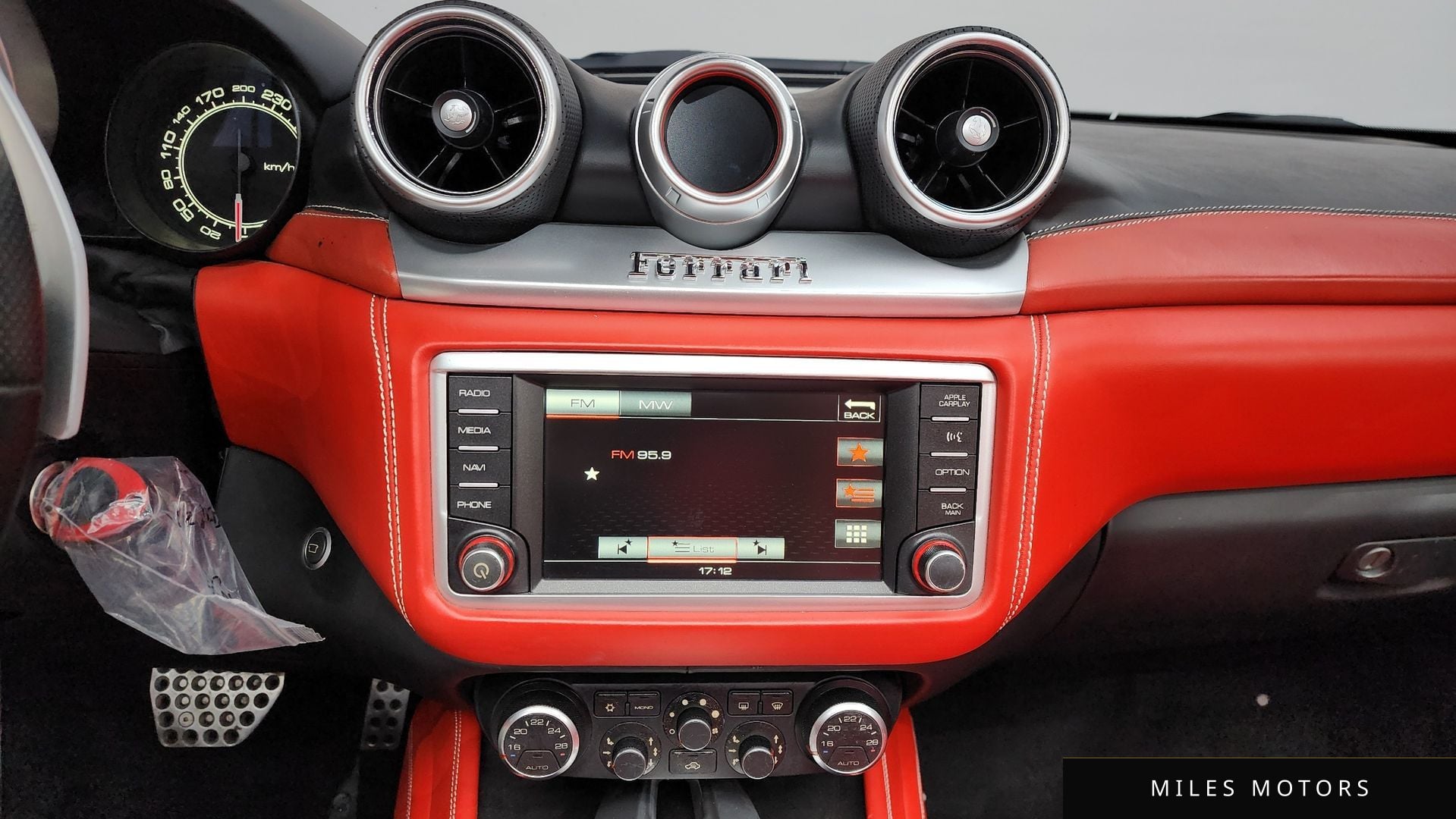Ferrari 캘리포니아 2016 — миниатюра 14