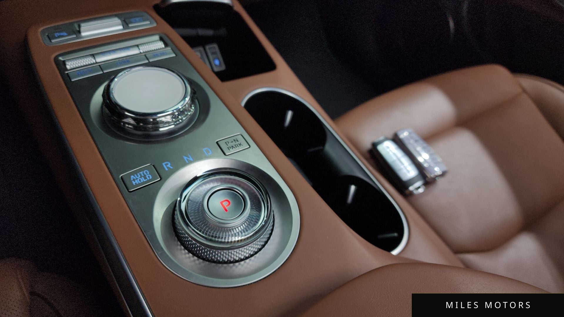 Genesis GV70 2022 — миниатюра 9