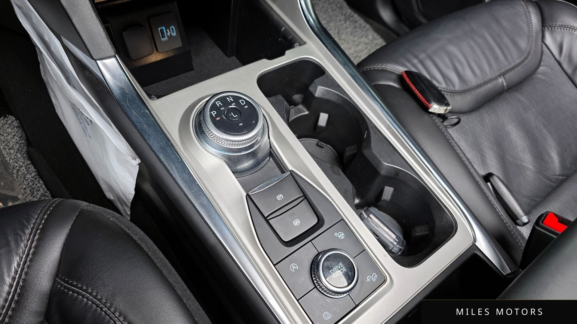Ford Explorer 2023 — миниатюра 9