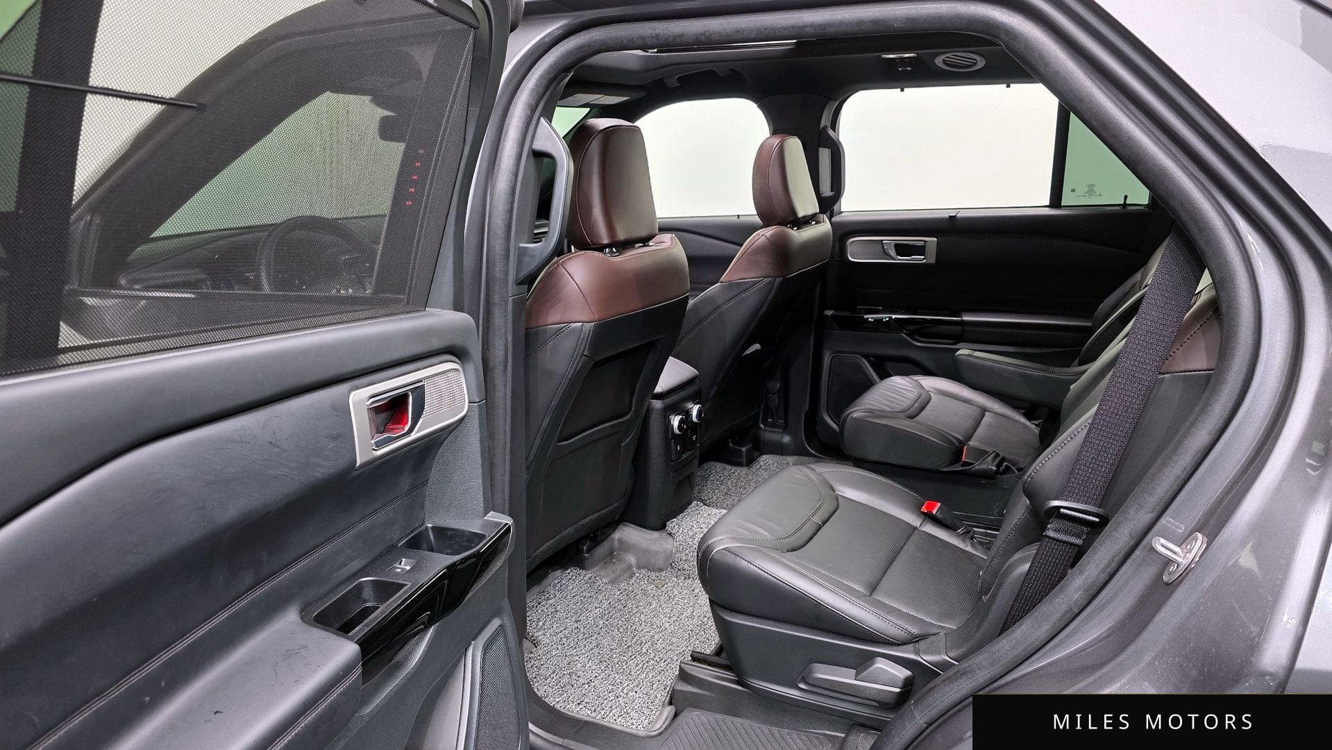 Ford Explorer 2023 — миниатюра 12