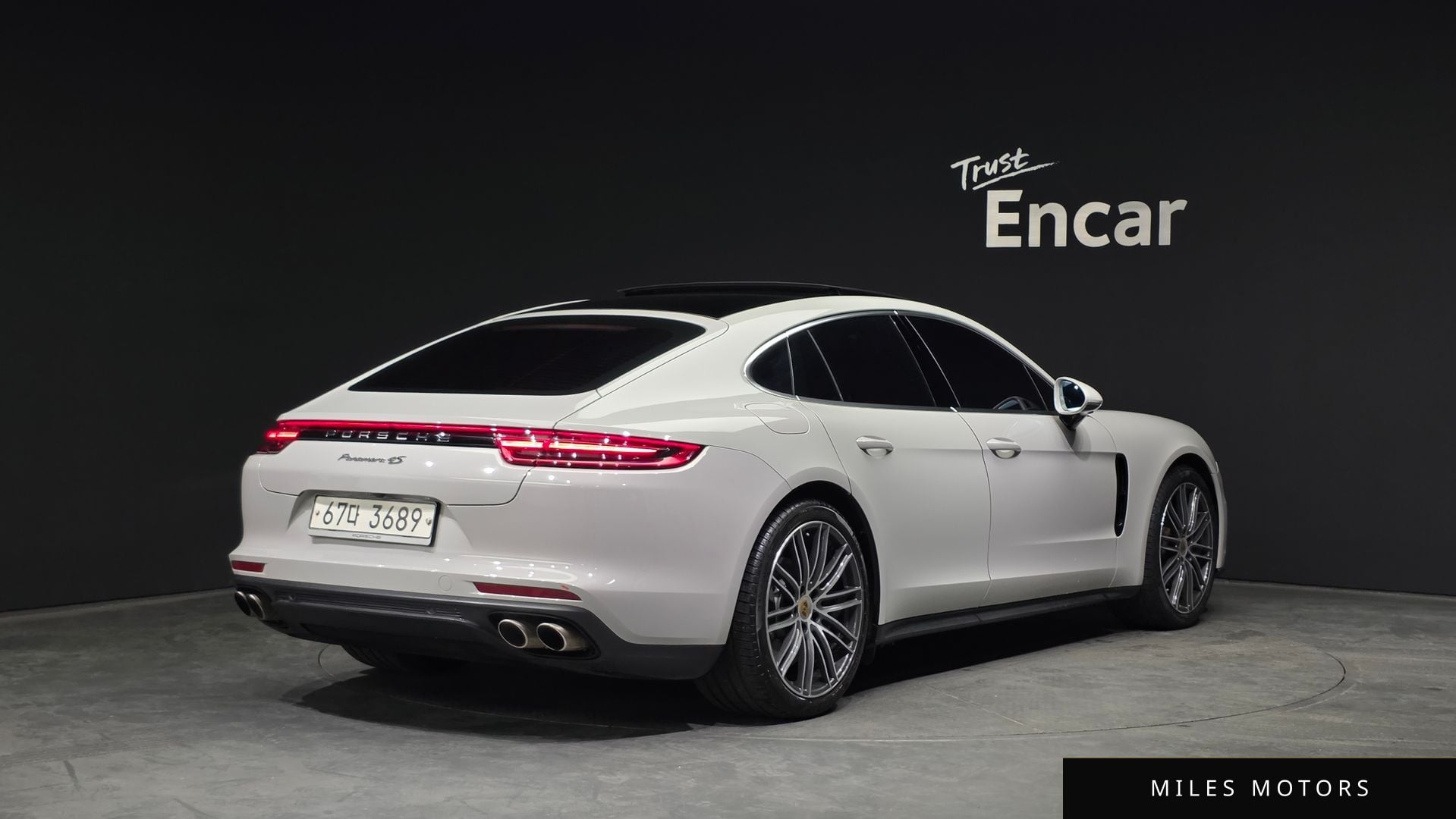 Porsche Panamera 2017 — миниатюра 2