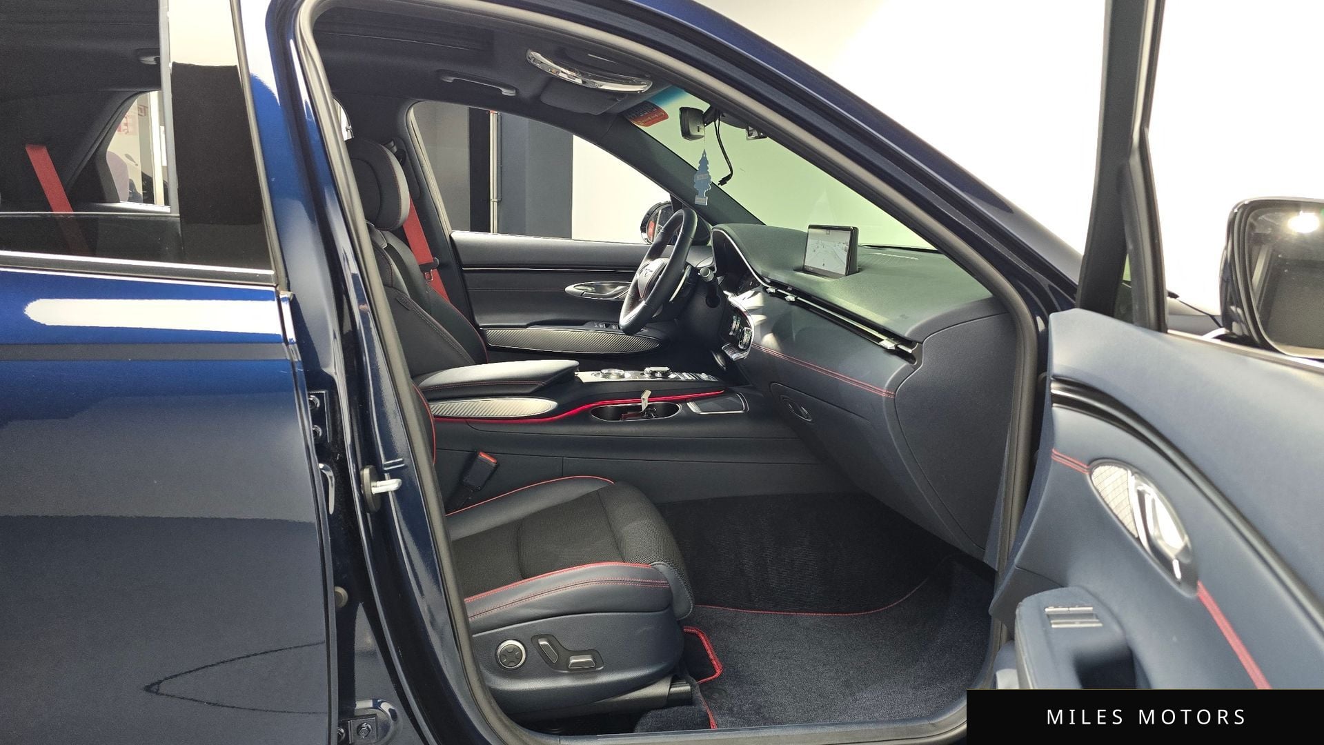 Genesis GV70 2022 — миниатюра 11