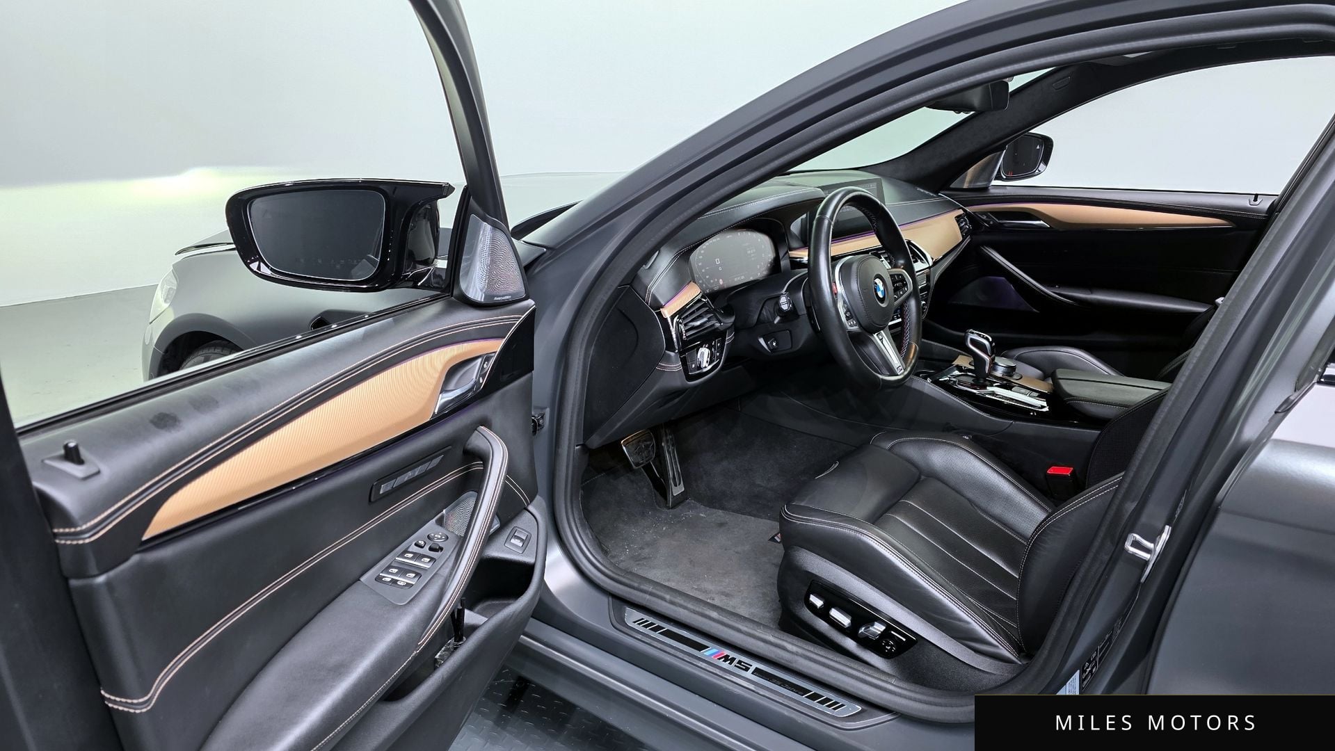 BMW M5 (F90) 2020 — миниатюра 11