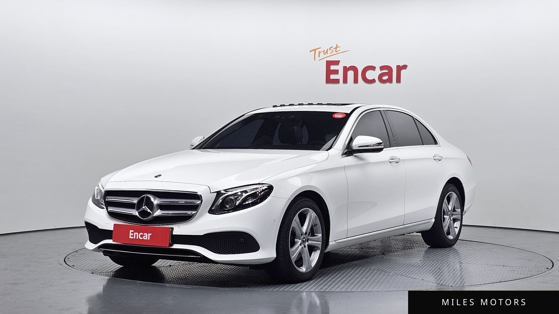 Mercedes-Benz E-Class W213 2017 — фото 1 из 12