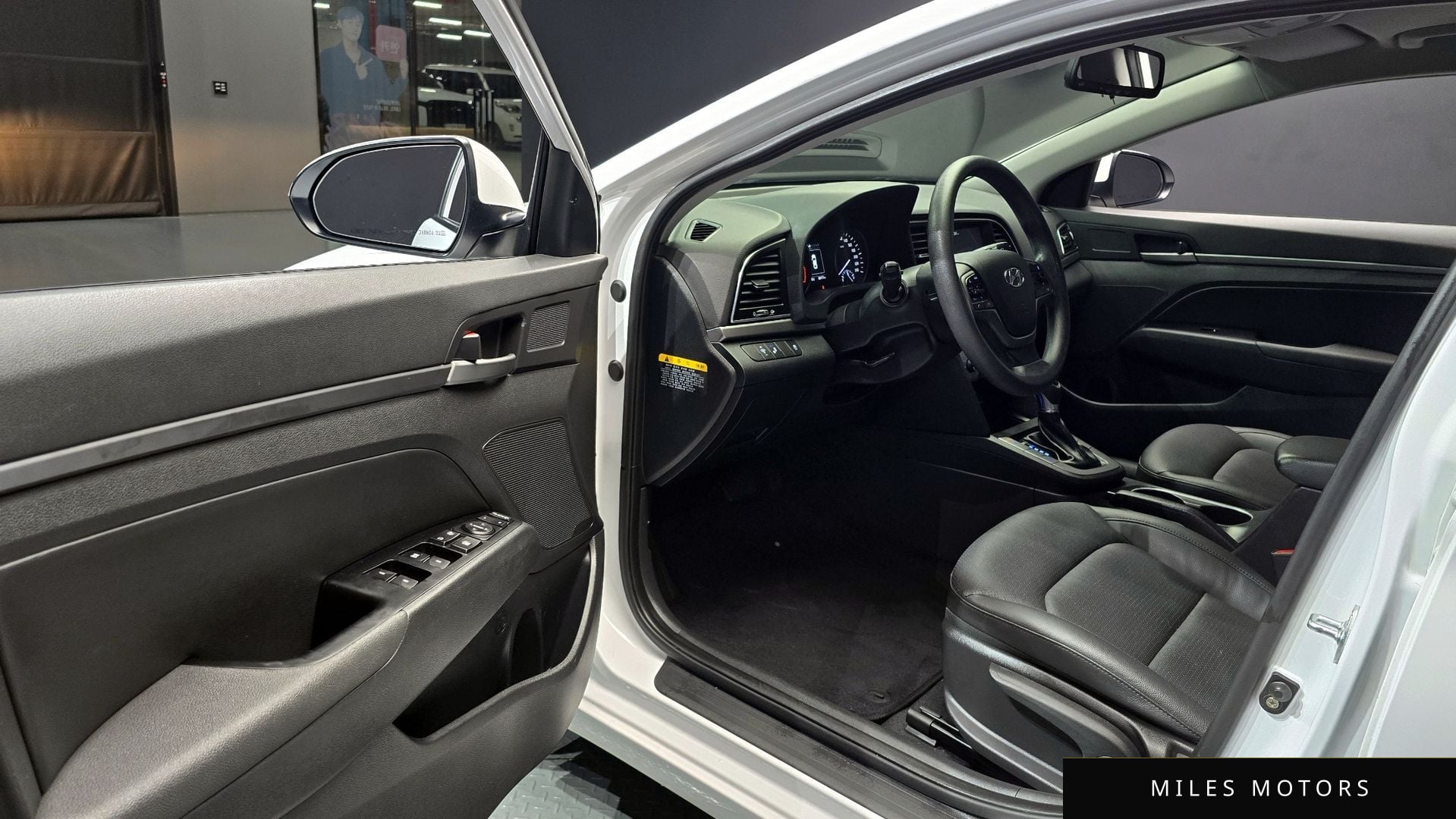 Hyundai AVANTE 2018 — миниатюра 11