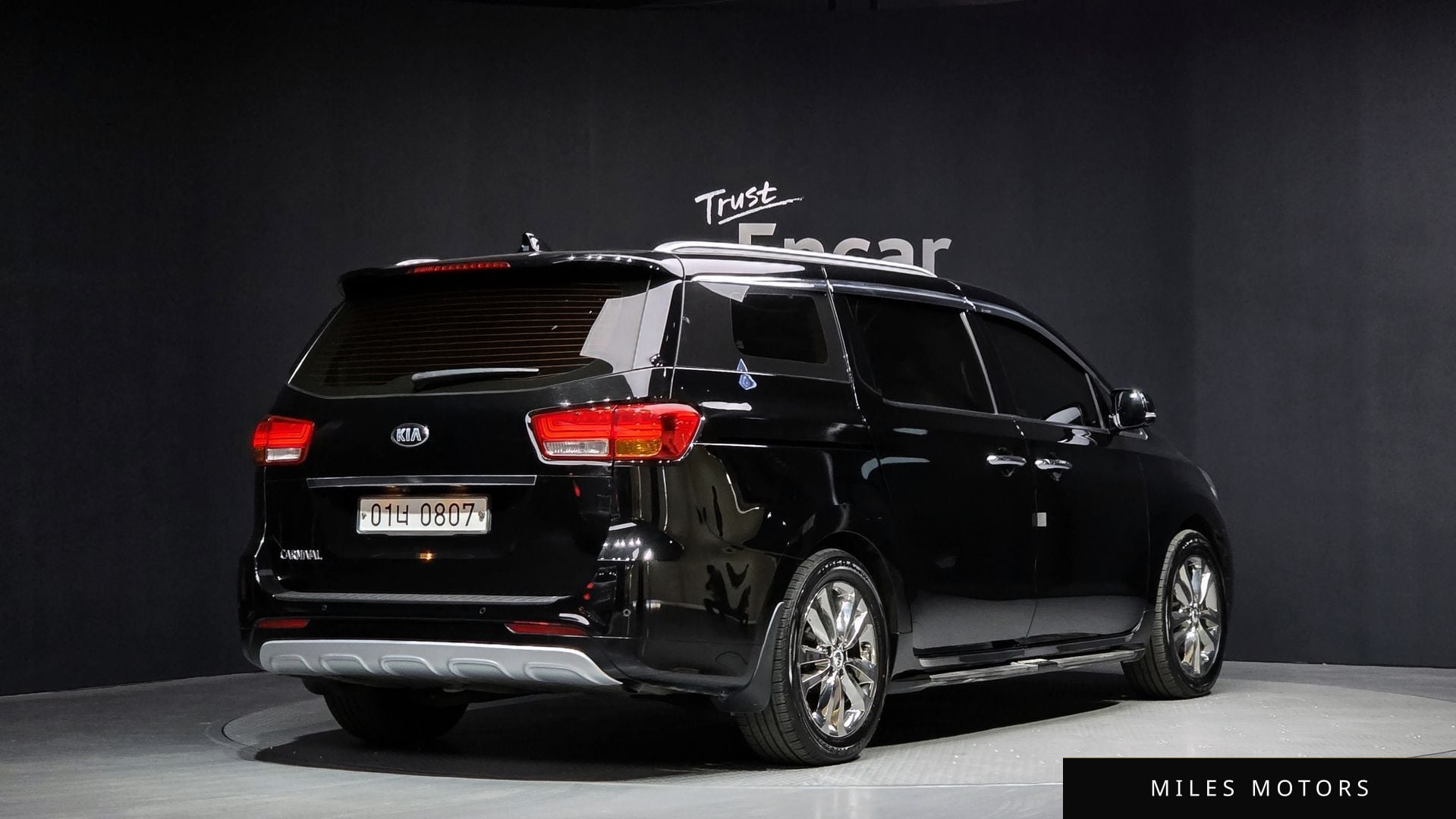Kia Canival 2016 — миниатюра 2
