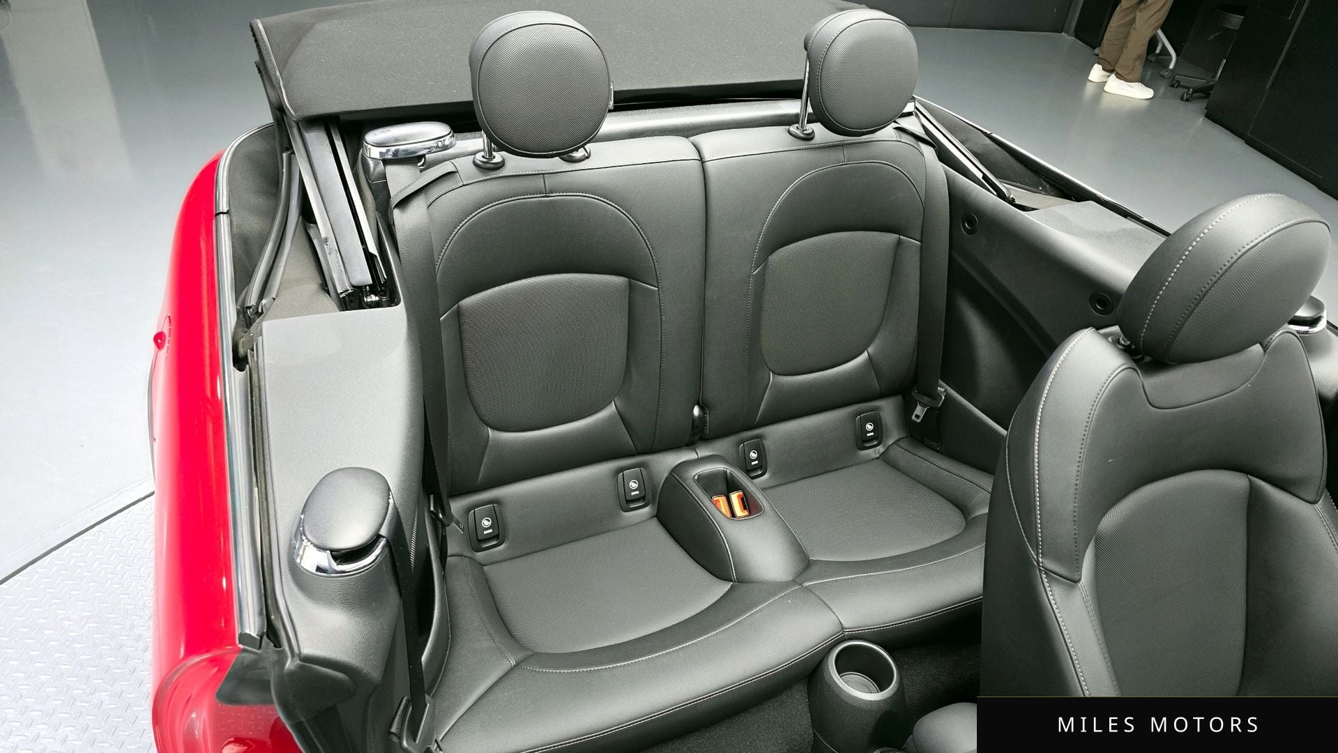 MINI 쿠퍼 컨버터블 2024 — миниатюра 12
