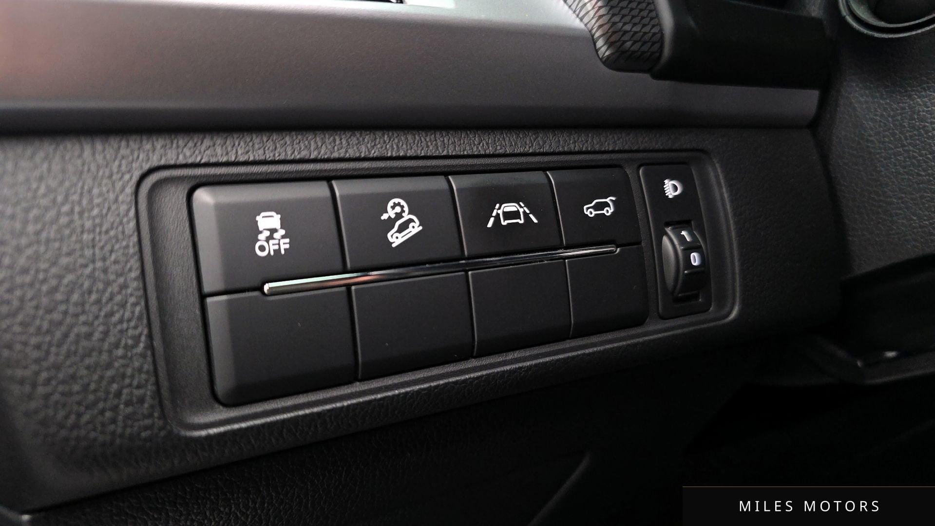 KG Mobility Rexton 2023 — миниатюра 17