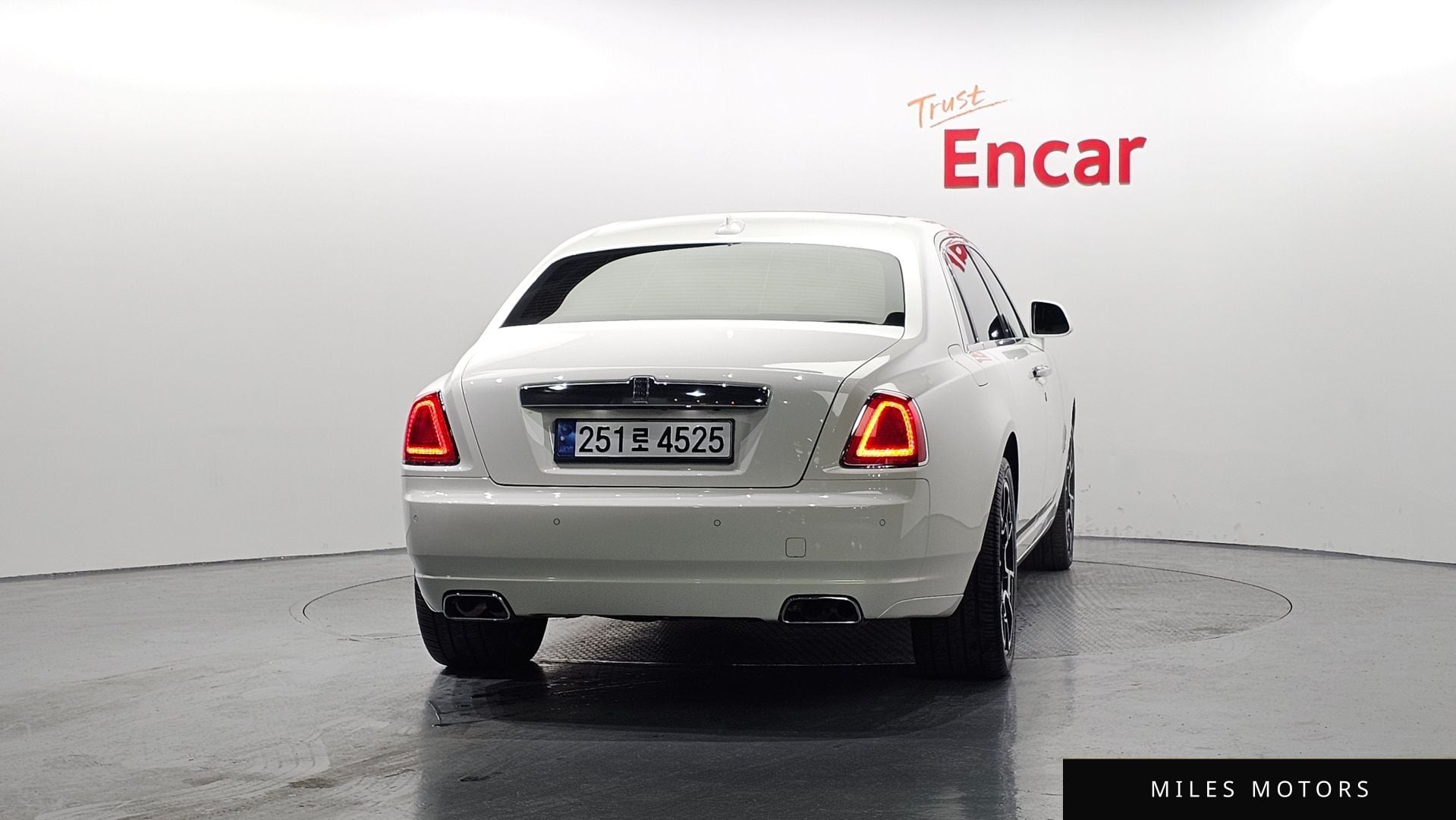 Rolls-Royce 고스트 2017 — миниатюра 4