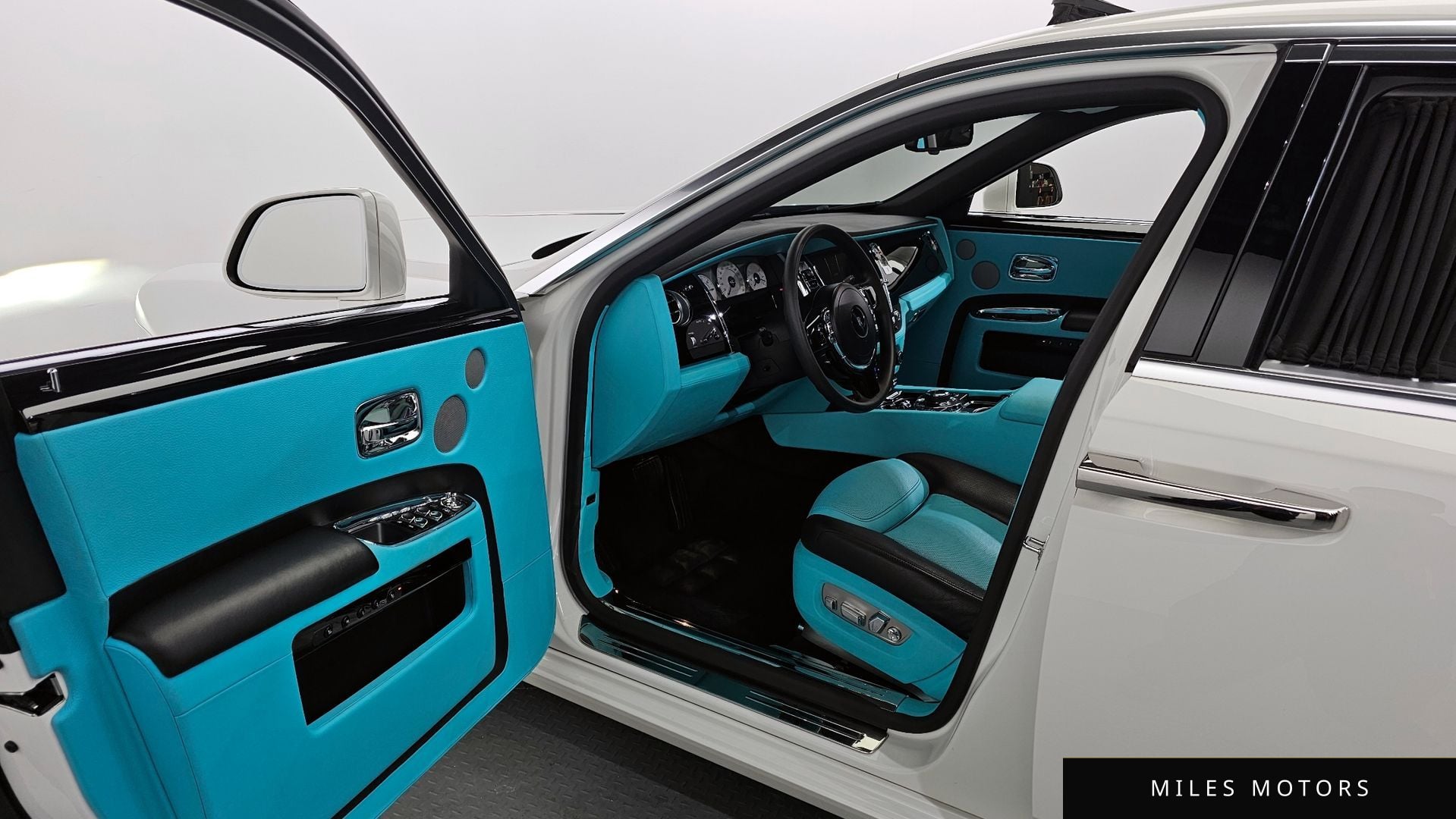 Rolls-Royce 고스트 2017 — миниатюра 10