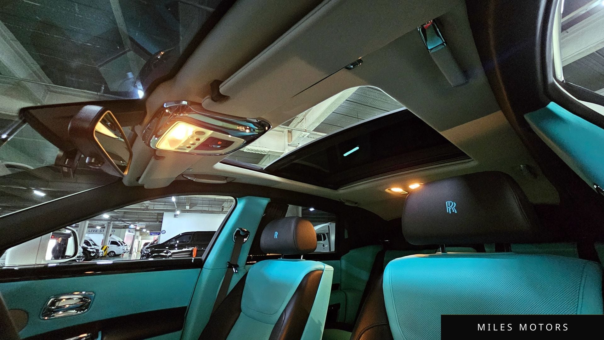 Rolls-Royce 고스트 2017 — миниатюра 20