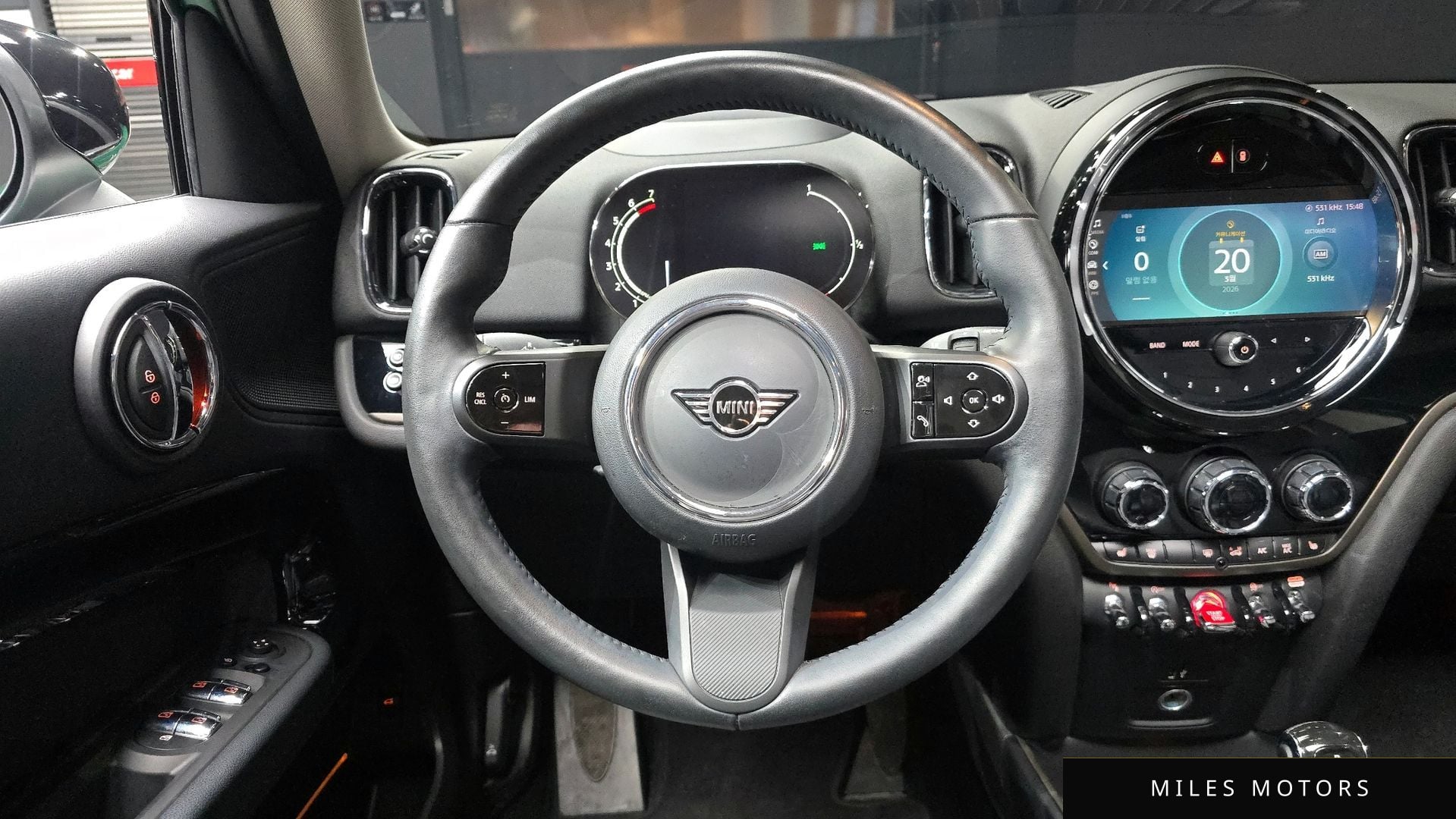 MINI 쿠퍼 컨트리맨 2023 — миниатюра 13