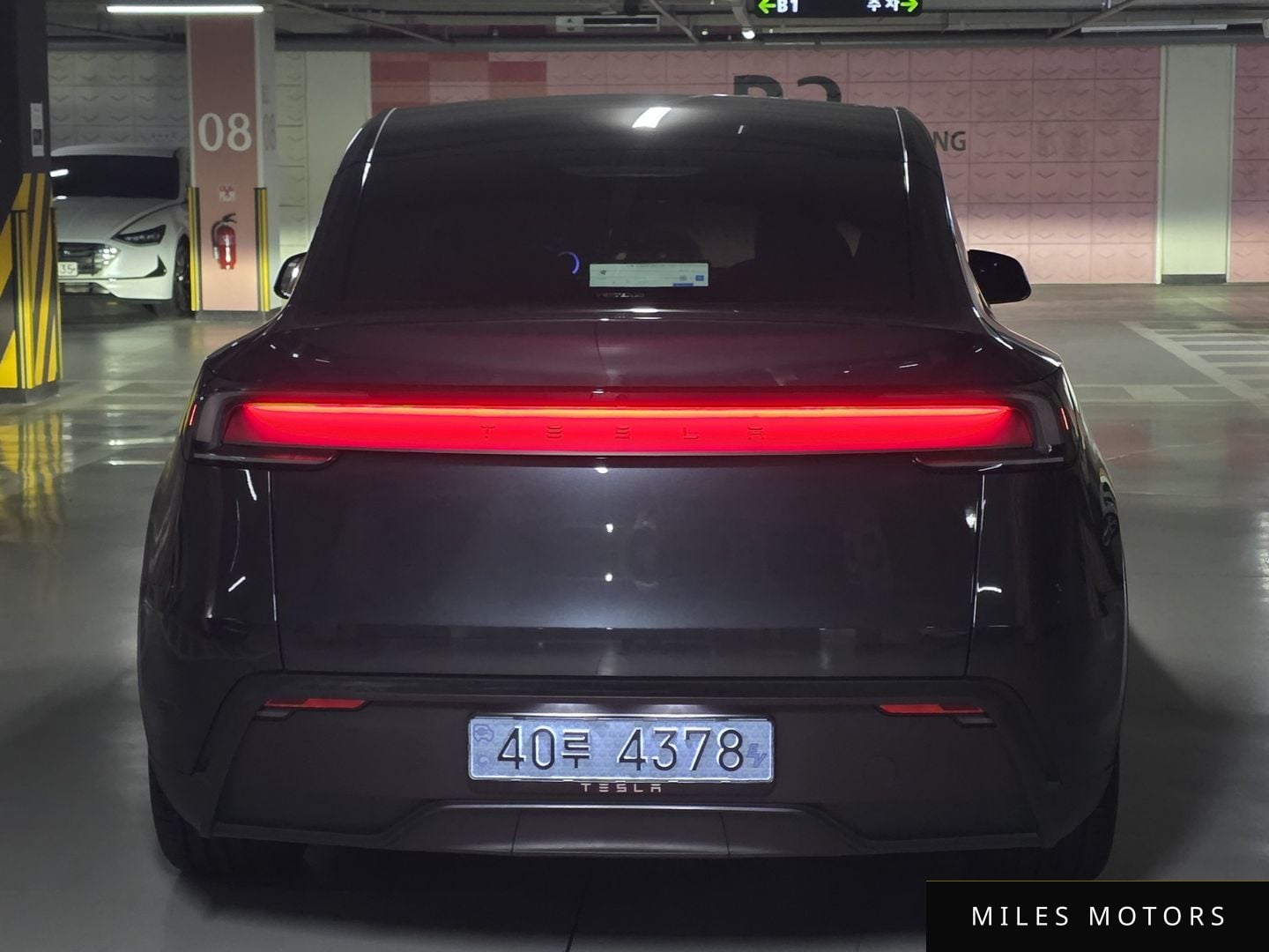 Tesla Model Y 2025 — миниатюра 5
