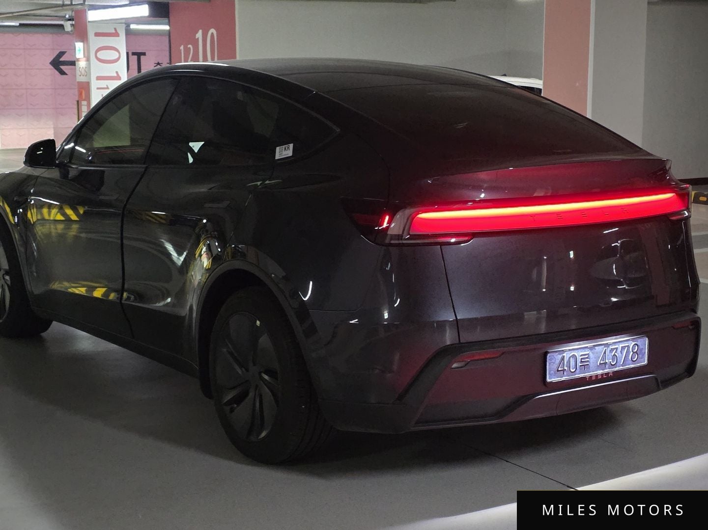 Tesla Model Y 2025 — миниатюра 6