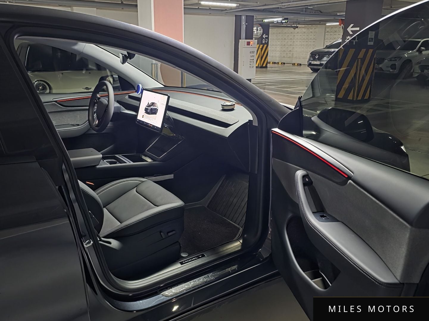 Tesla Model Y 2025 — миниатюра 10