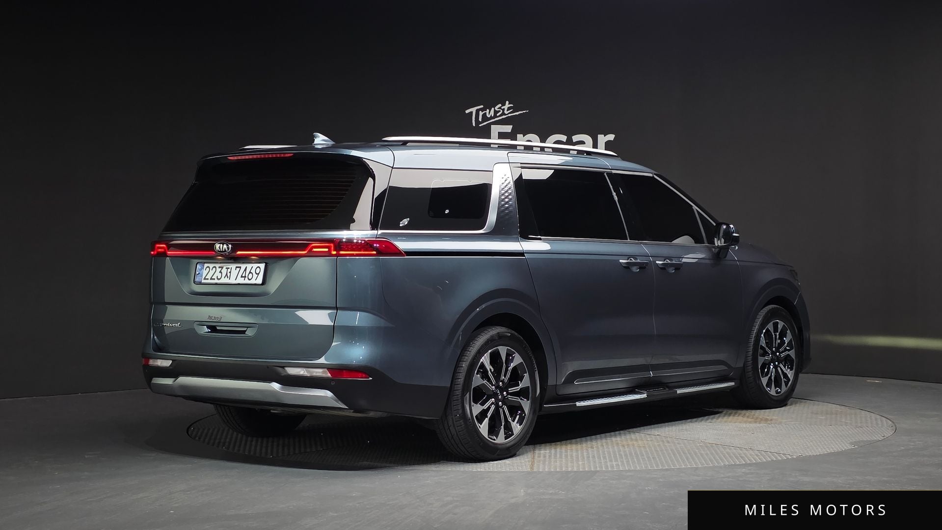 Kia Carnival 2021 — миниатюра 2