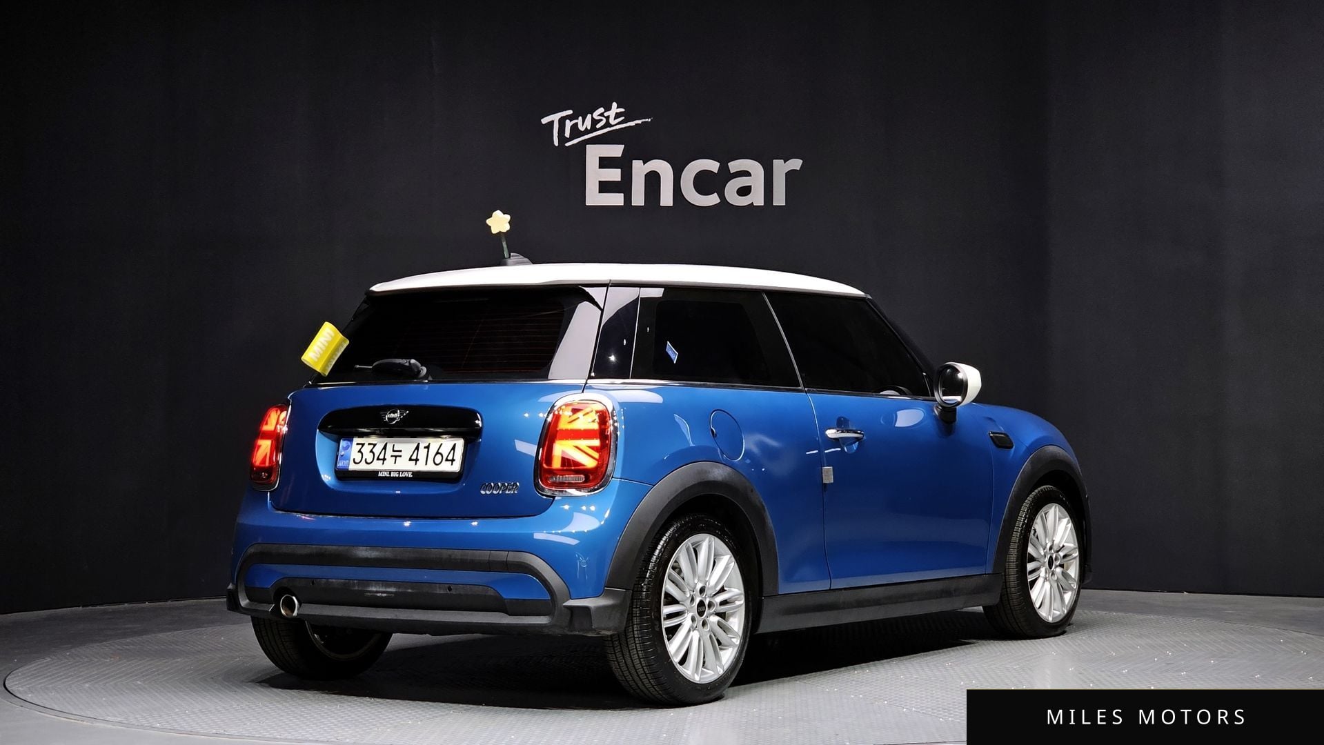 MINI 쿠퍼 2023 — миниатюра 2