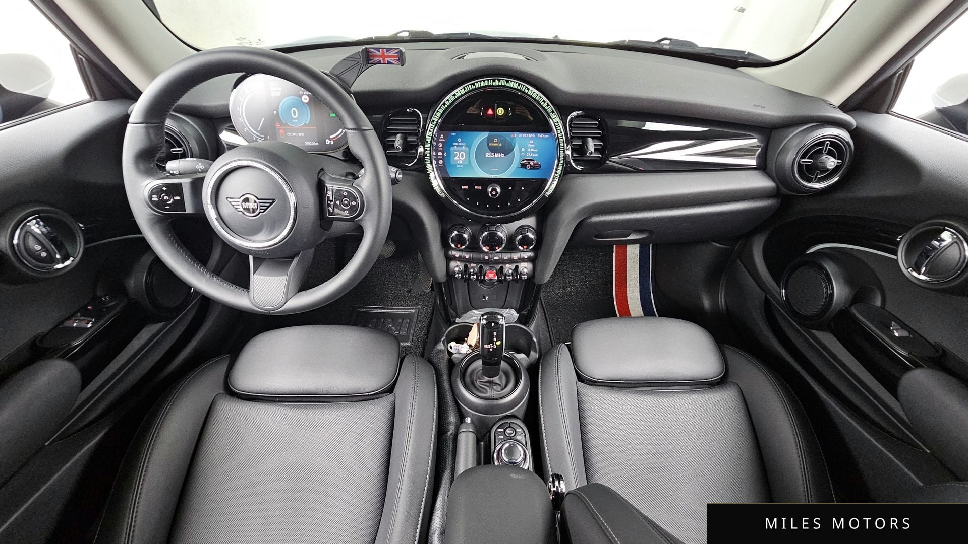 MINI 쿠퍼 2023 — миниатюра 7
