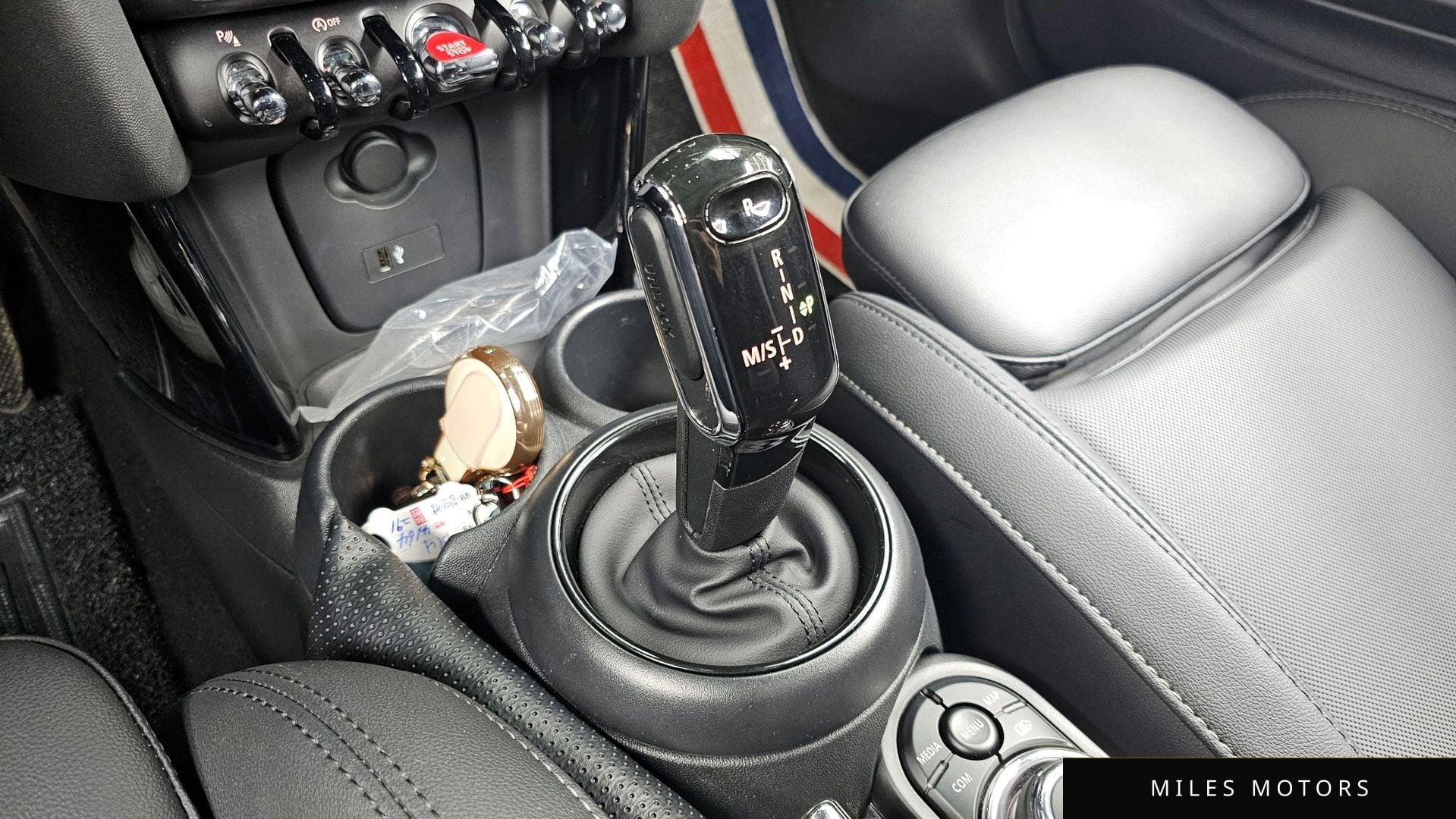 MINI 쿠퍼 2023 — миниатюра 9