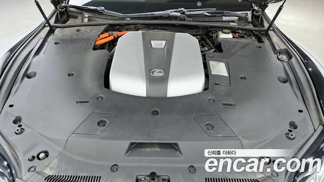 Лексус LS500h 2018 — миниатюра 6