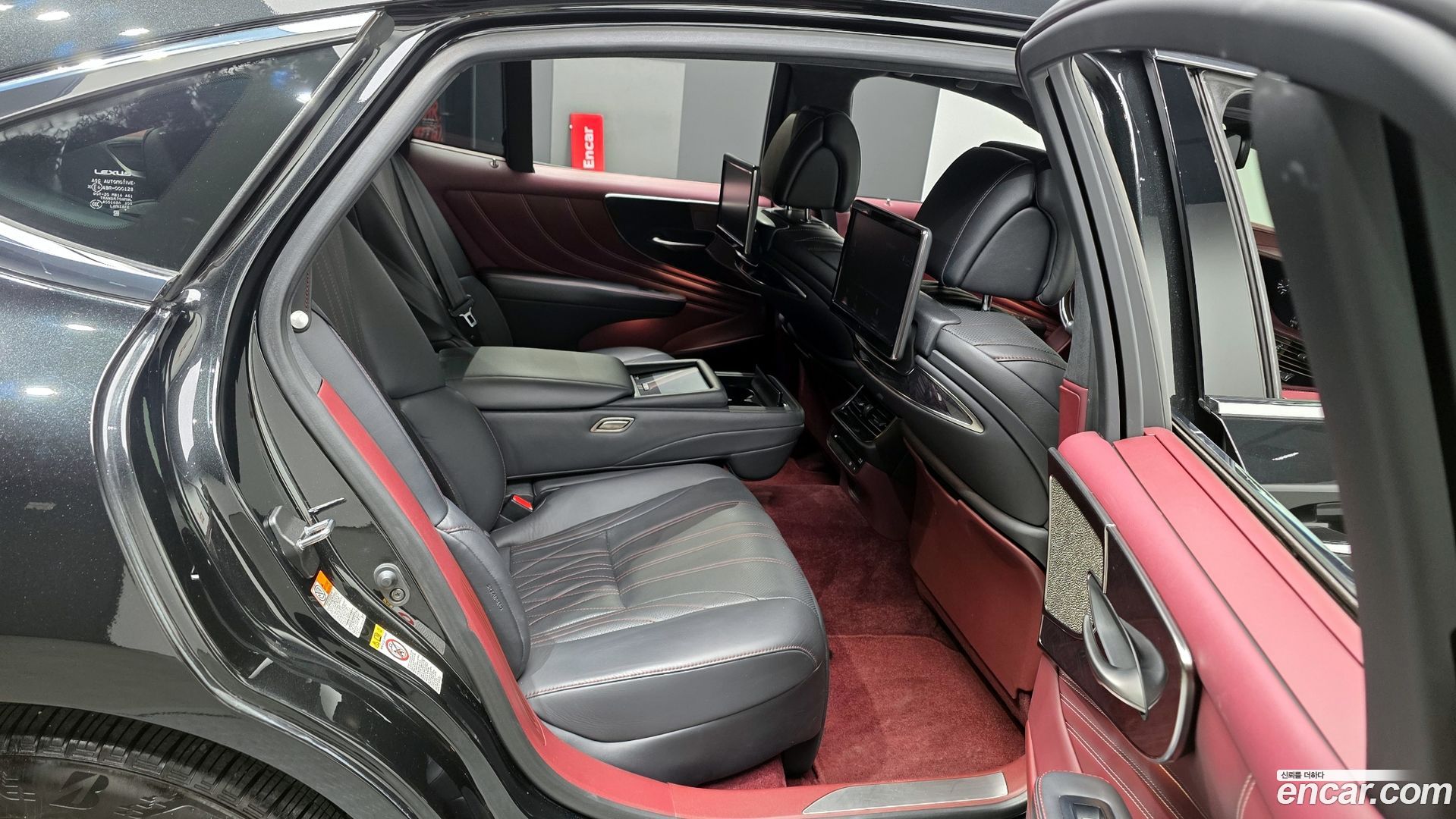 Лексус LS500h 2018 — миниатюра 12