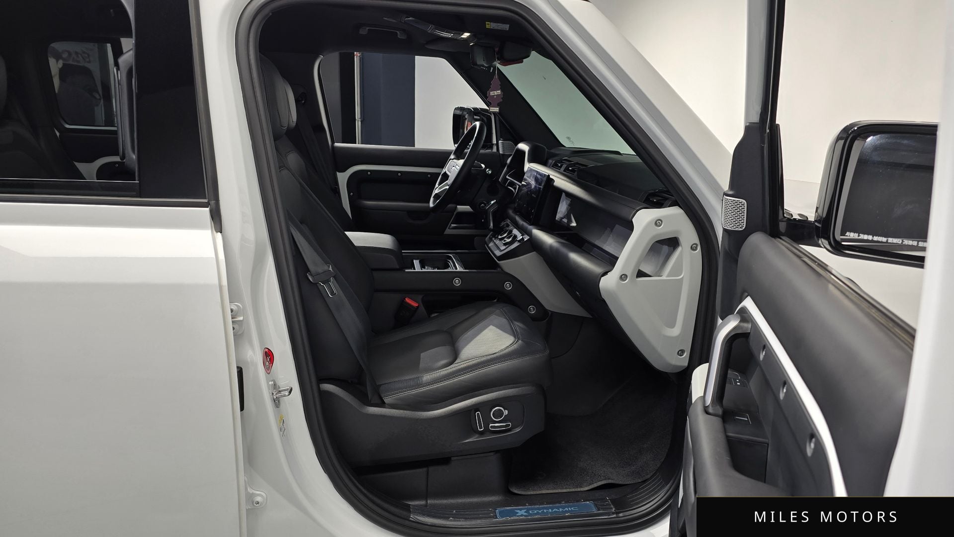 Land Rover 디펜더 (L663) 2024 — миниатюра 11