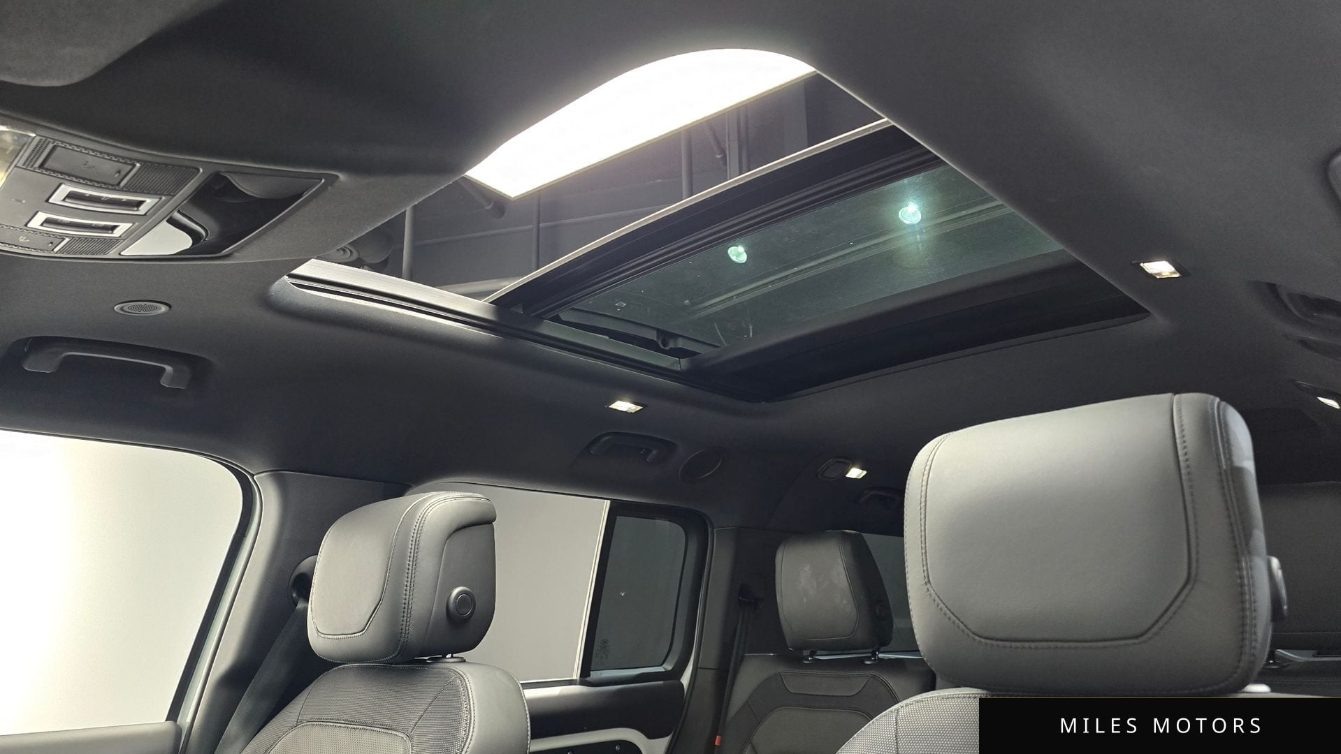 Land Rover 디펜더 (L663) 2024 — миниатюра 19