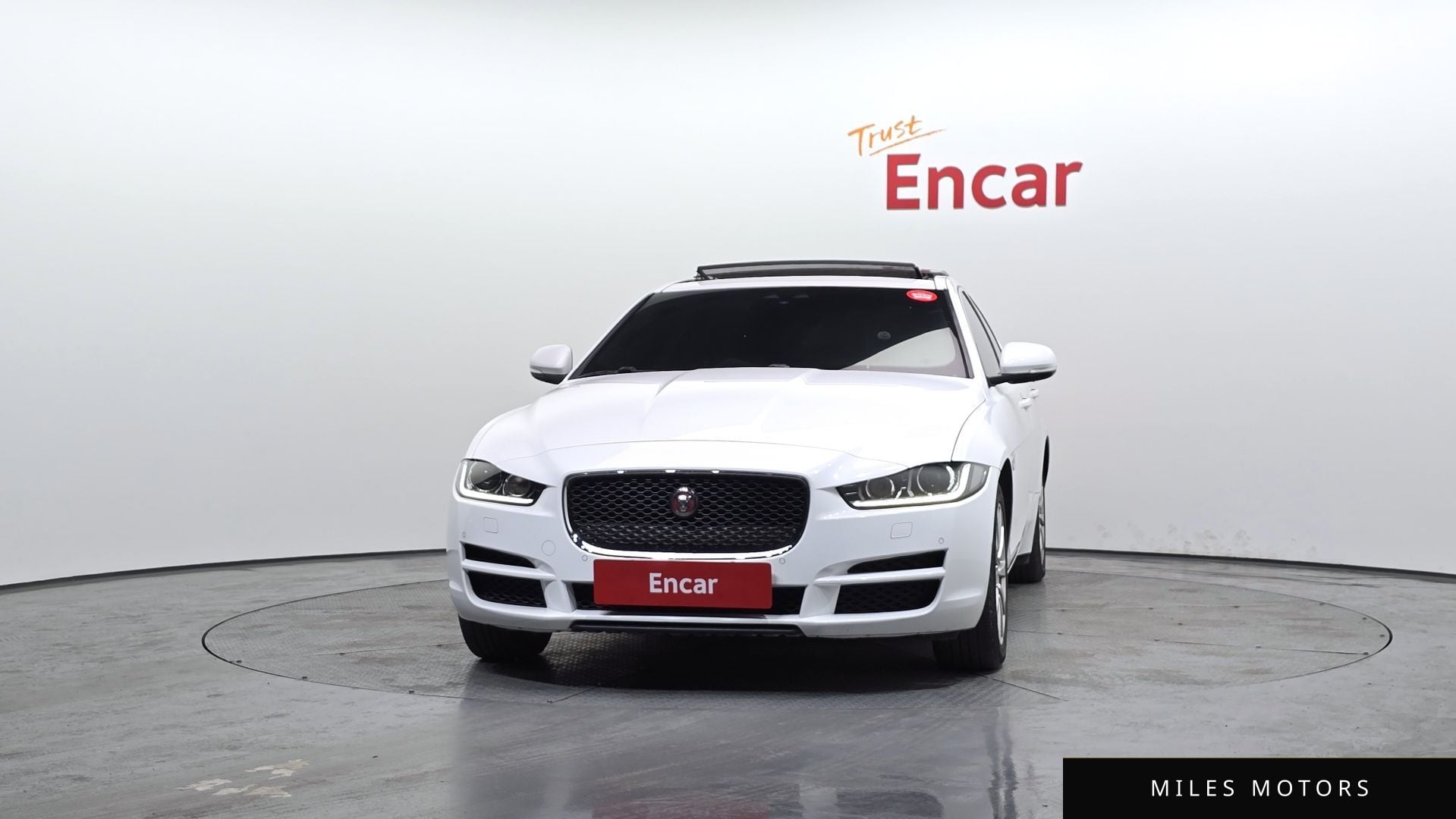 Jaguar XE 2017 — миниатюра 3