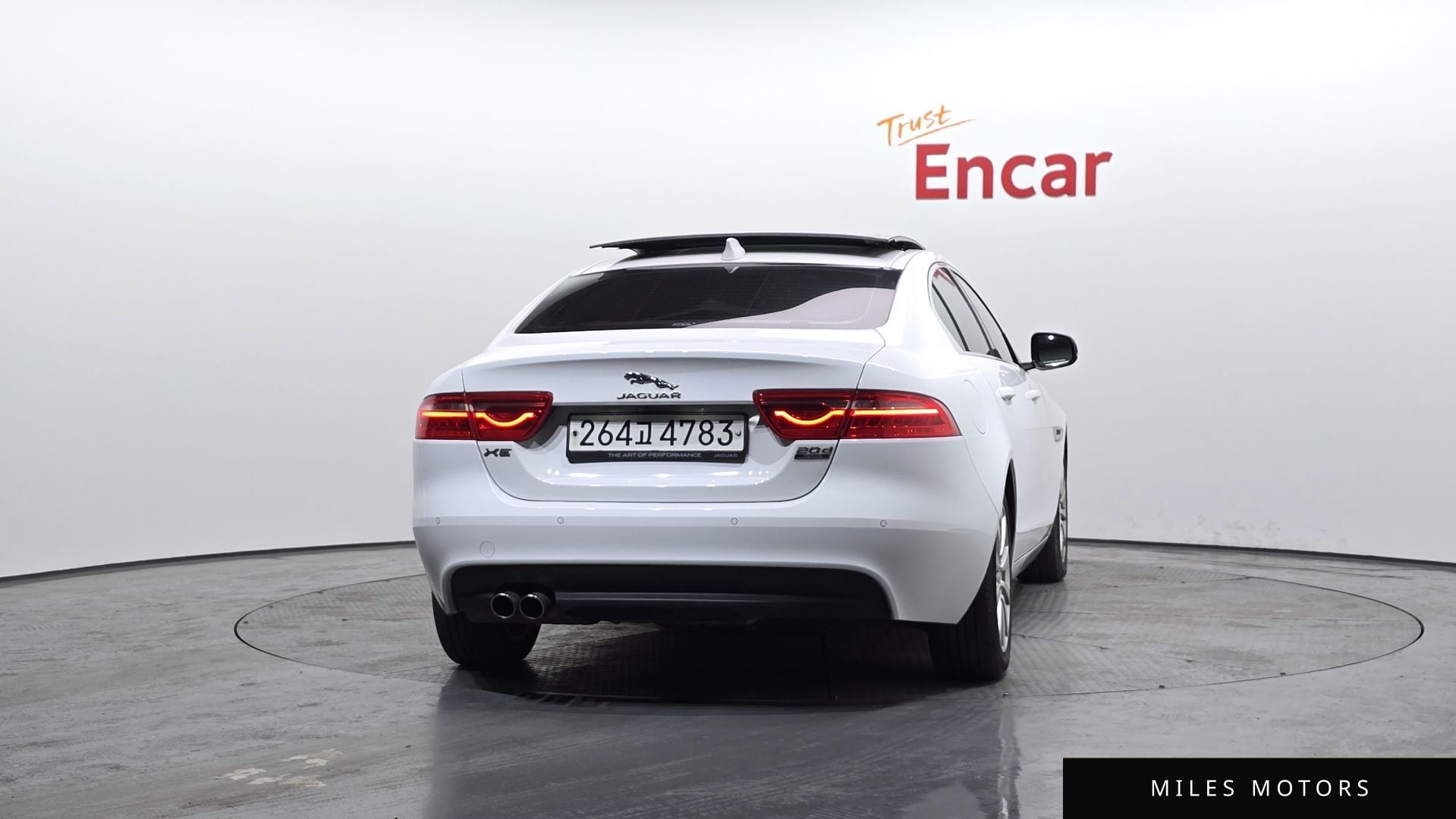 Jaguar XE 2017 — миниатюра 4