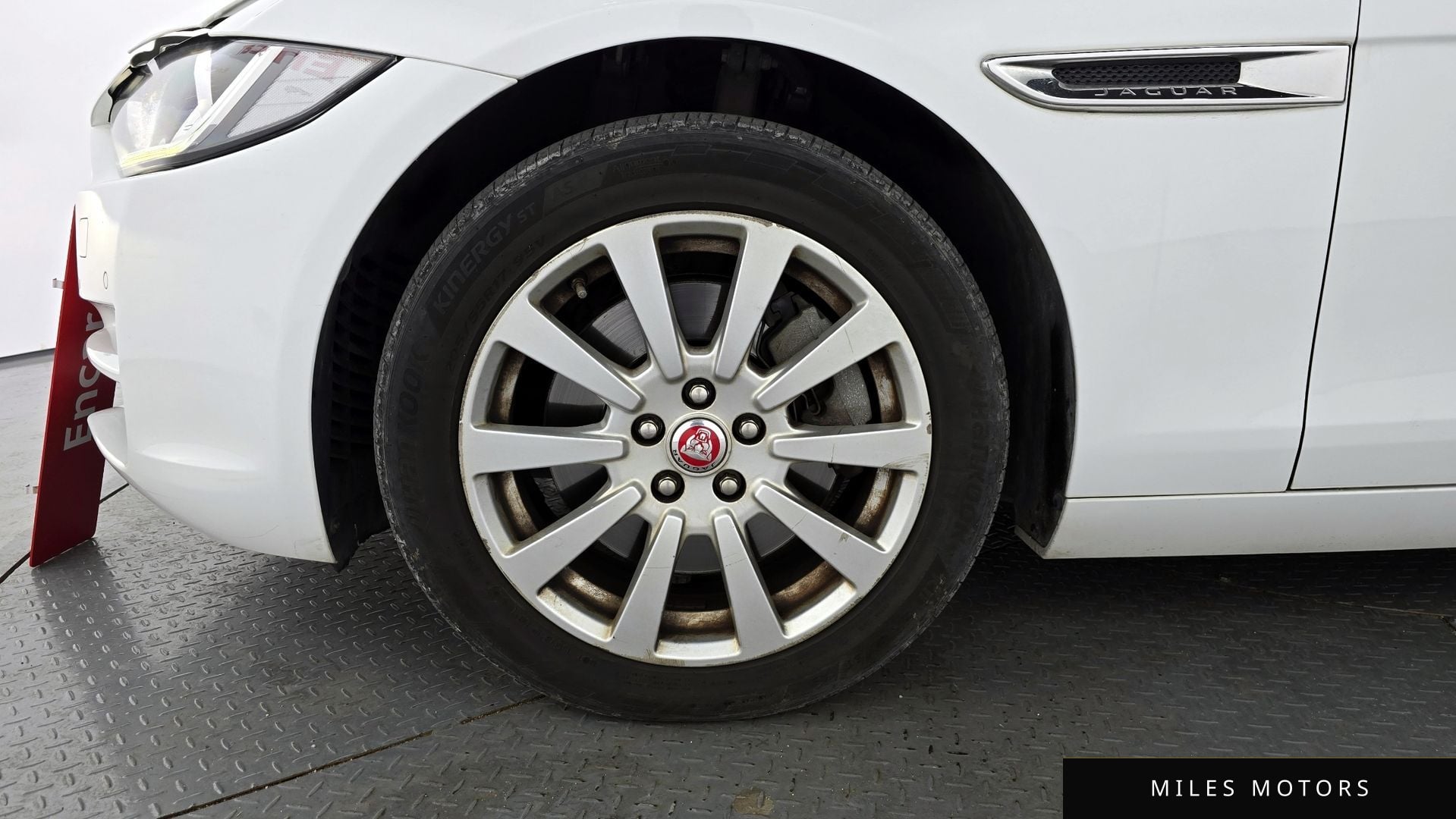 Jaguar XE 2017 — миниатюра 5